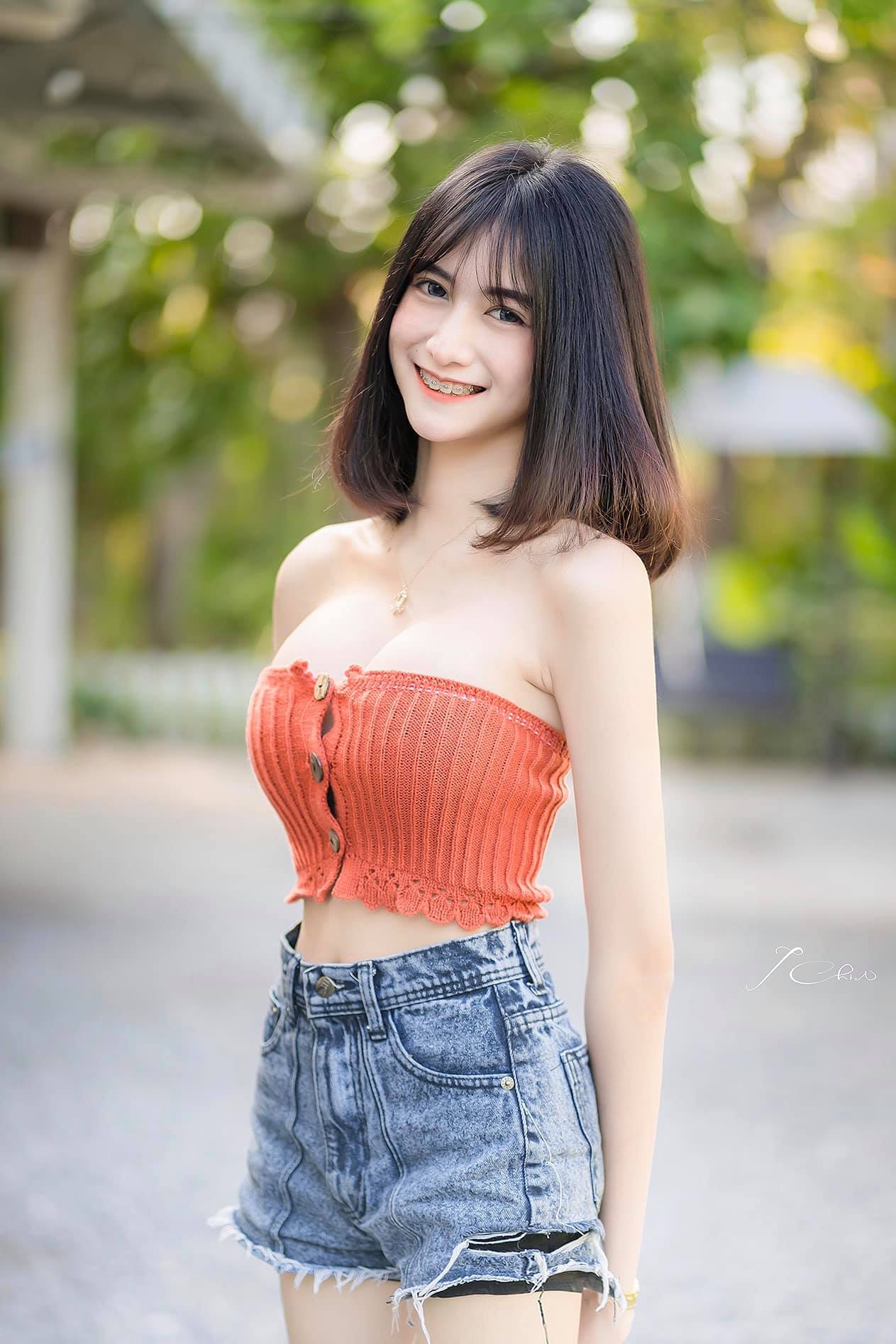 น้องสมายหยี๋ เรามีวาร์ปเด็ดมาให้ติดตามและรับชมผลงาน ความเซ็กซี่ 4