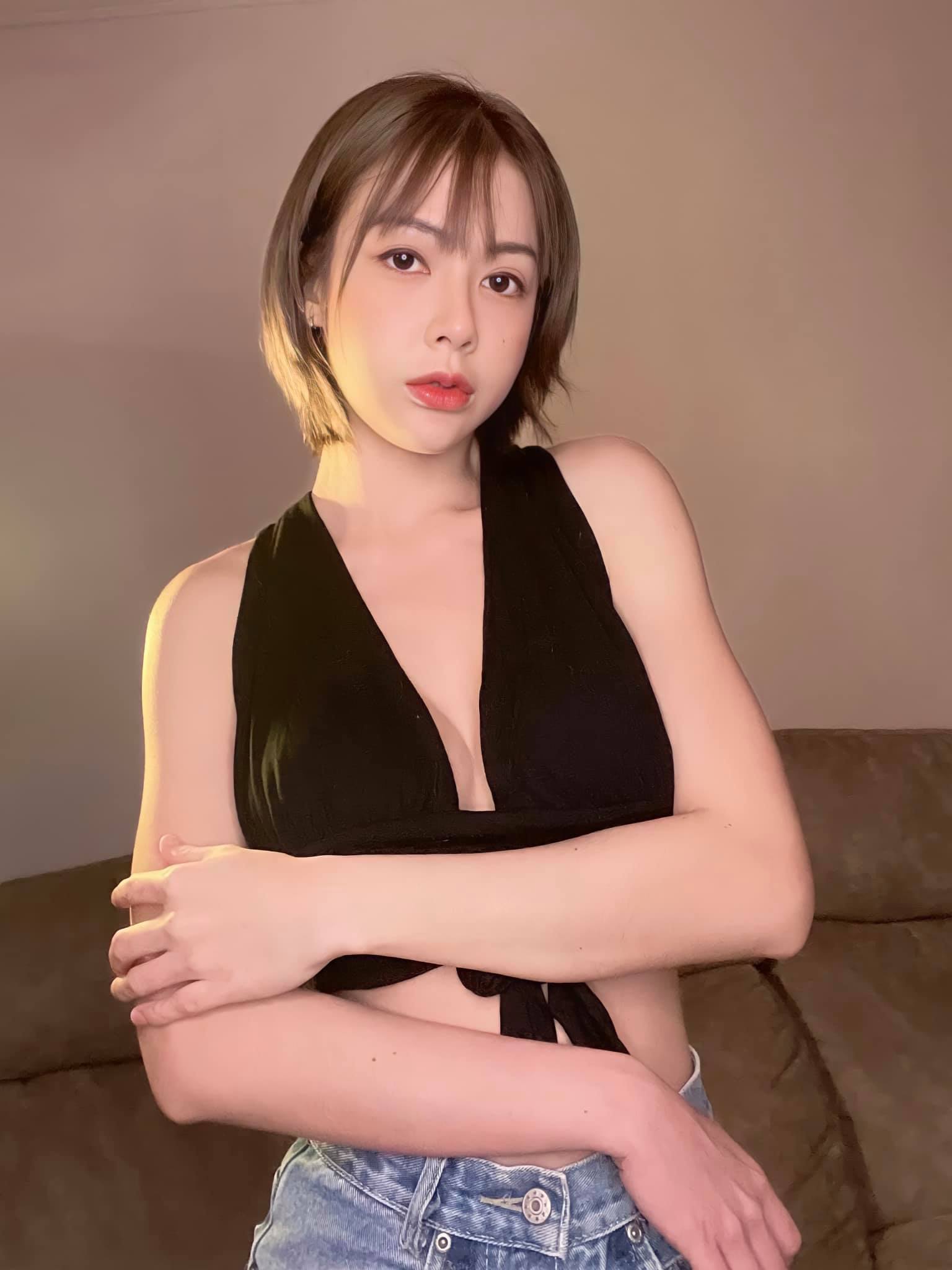 น้อง ฟางโกะ สาวผมสั้น ใส่แว่น สุดเซ็กซี่ที่ใครๆก็ต้องถามหาเธอ 1