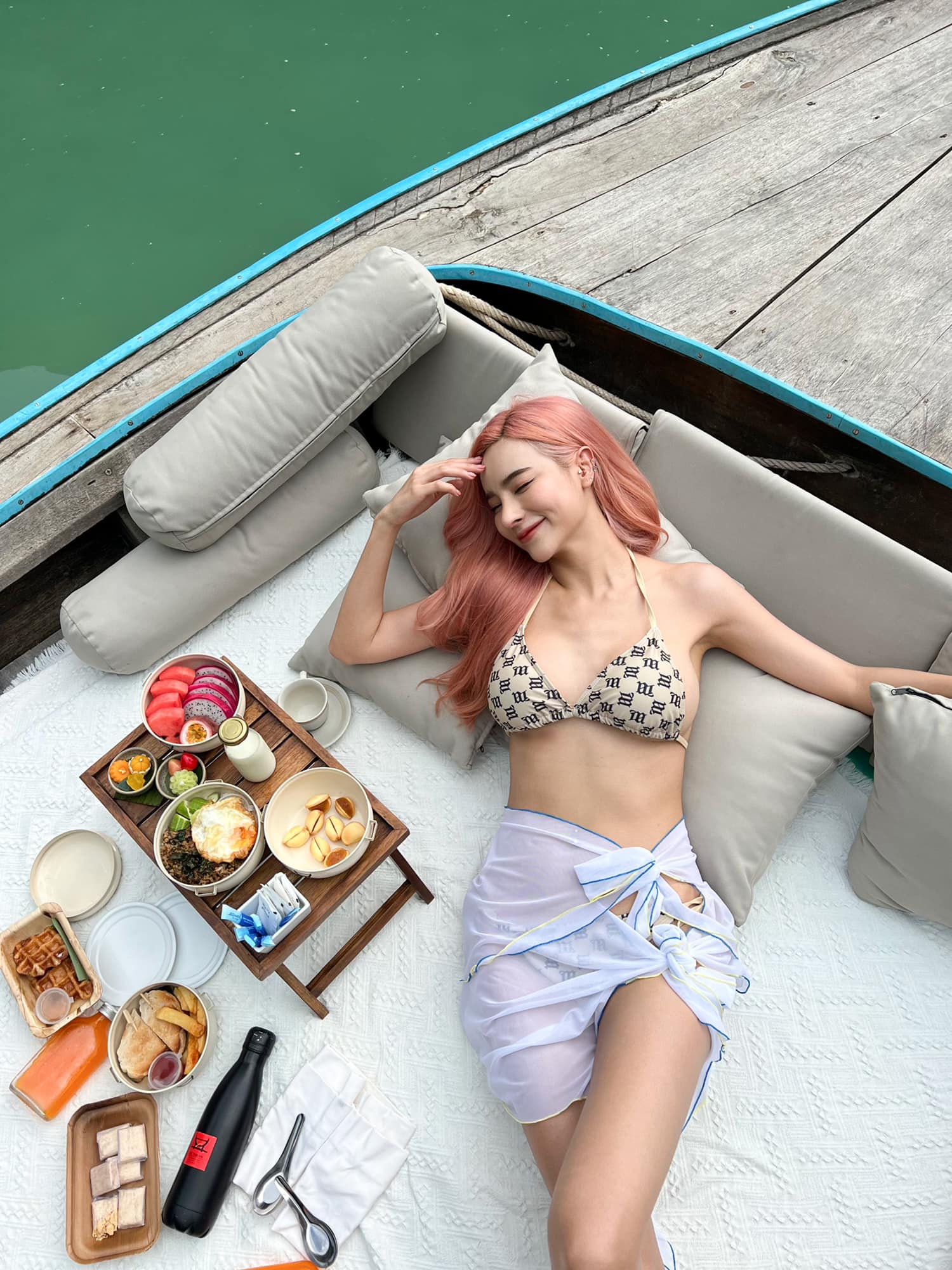 อีฟ ชญานิศฐ์ ดาราเซ็กซี่ระดับแถวหน้า แถมยังโชว์หุ่นSEXลงโซเชี่ยวด้วย 12