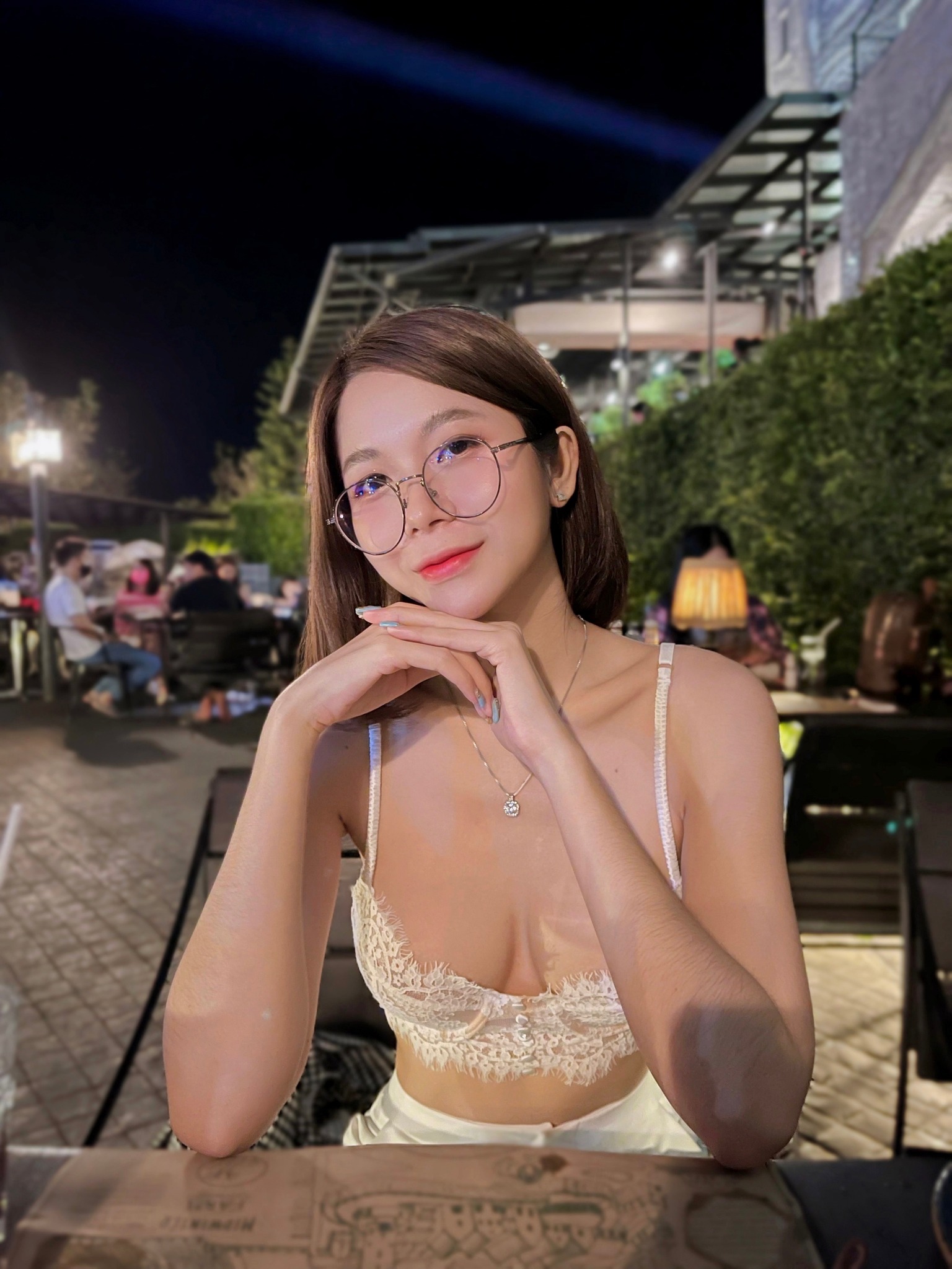 น้อง ขวัญแว่น สาวใส่แว่น ตัวเล็ก สุดเซ็กซี่ ผมสั้น แถมเนินหน้าอกใหญ่ 3