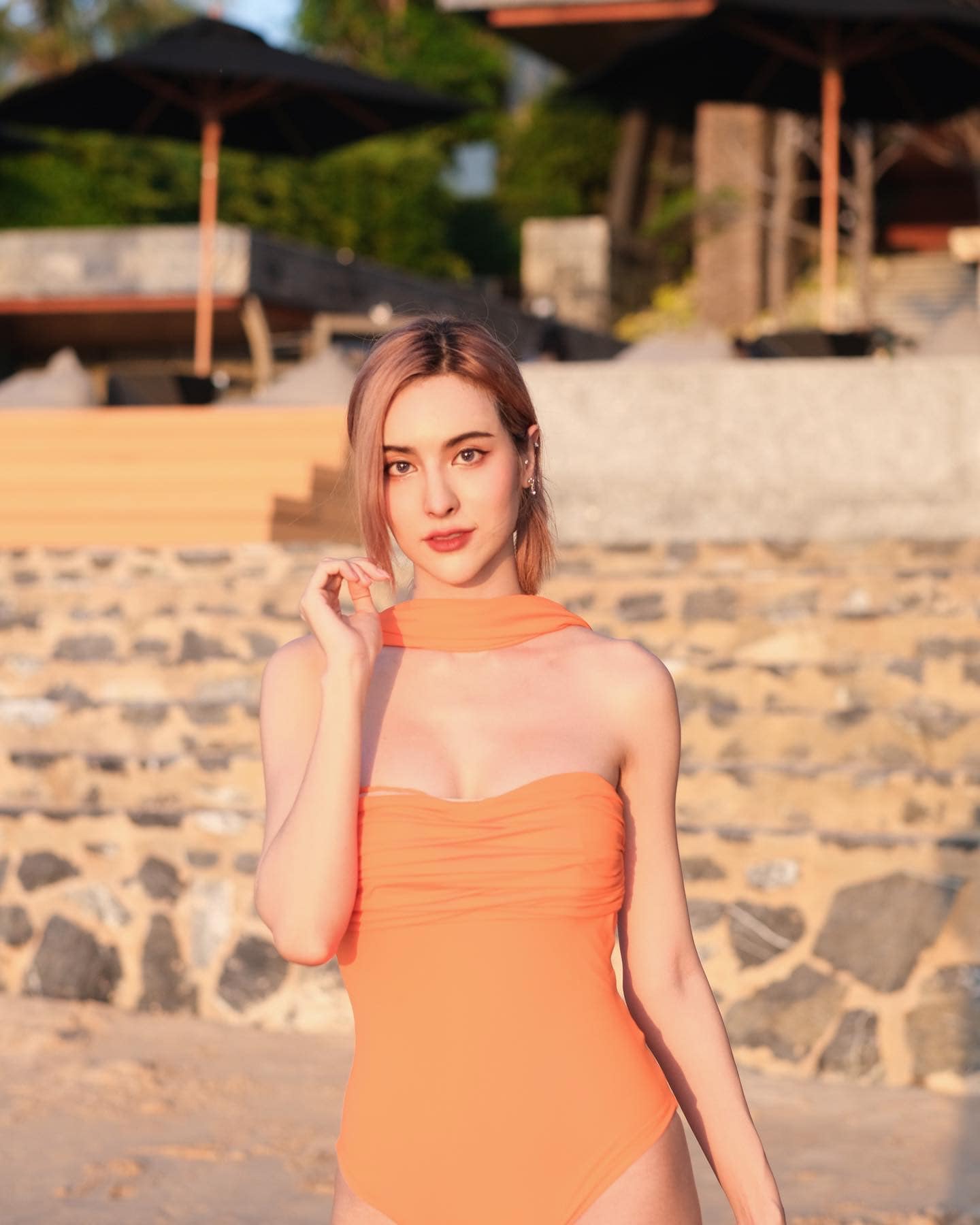 อีฟ ชญานิศฐ์ ดาราเซ็กซี่ระดับแถวหน้า แถมยังโชว์หุ่นSEXลงโซเชี่ยวด้วย 16