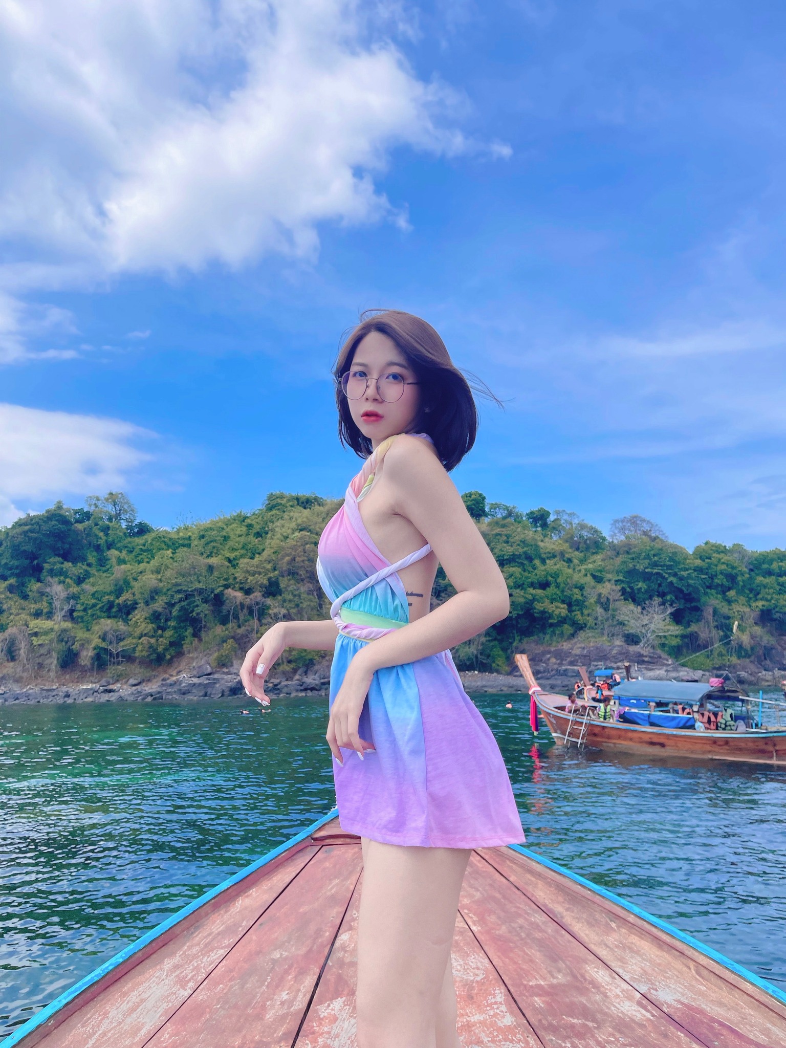 น้อง ขวัญแว่น สาวใส่แว่น ตัวเล็ก สุดเซ็กซี่ ผมสั้น แถมเนินหน้าอกใหญ่ 8