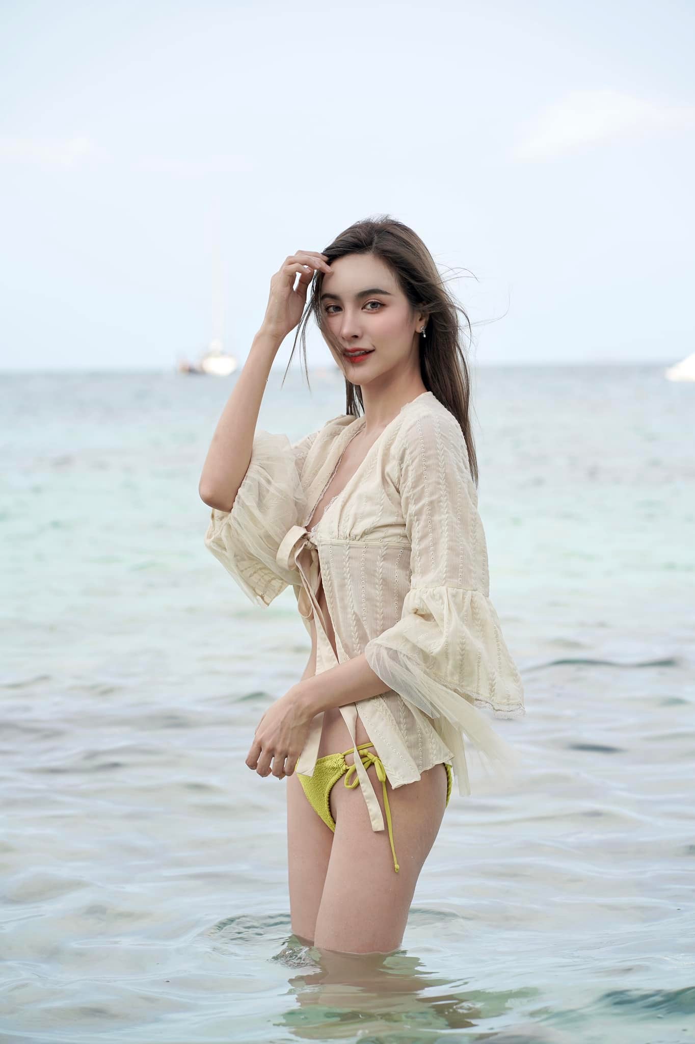 อีฟ ชญานิศฐ์ ดาราเซ็กซี่ระดับแถวหน้า แถมยังโชว์หุ่นSEXลงโซเชี่ยวด้วย 18