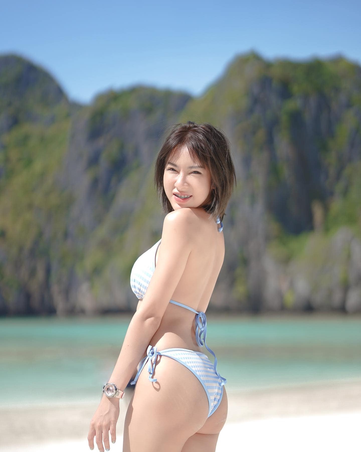 น้อง ฟางโกะ สาวผมสั้น ใส่แว่น สุดเซ็กซี่ที่ใครๆก็ต้องถามหาเธอ 4