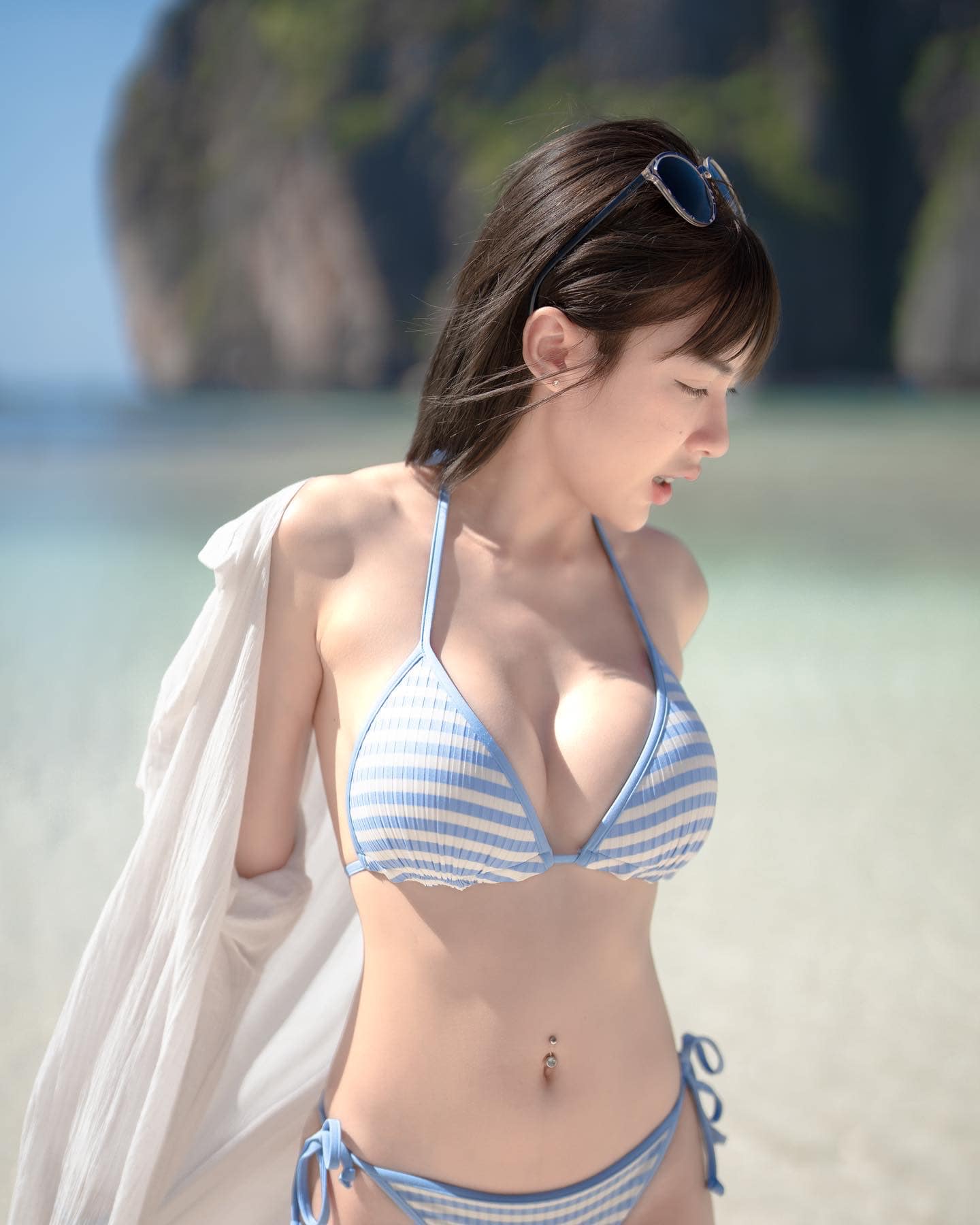 น้อง ฟางโกะ สาวผมสั้น ใส่แว่น สุดเซ็กซี่ที่ใครๆก็ต้องถามหาเธอ 6