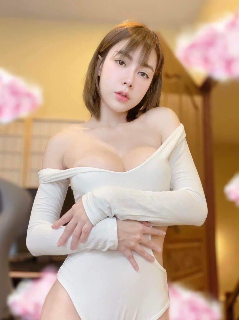 น้อง ฟางโกะ เนินหน้าอกไหญ่ ขาว าวย สุดๆเลย