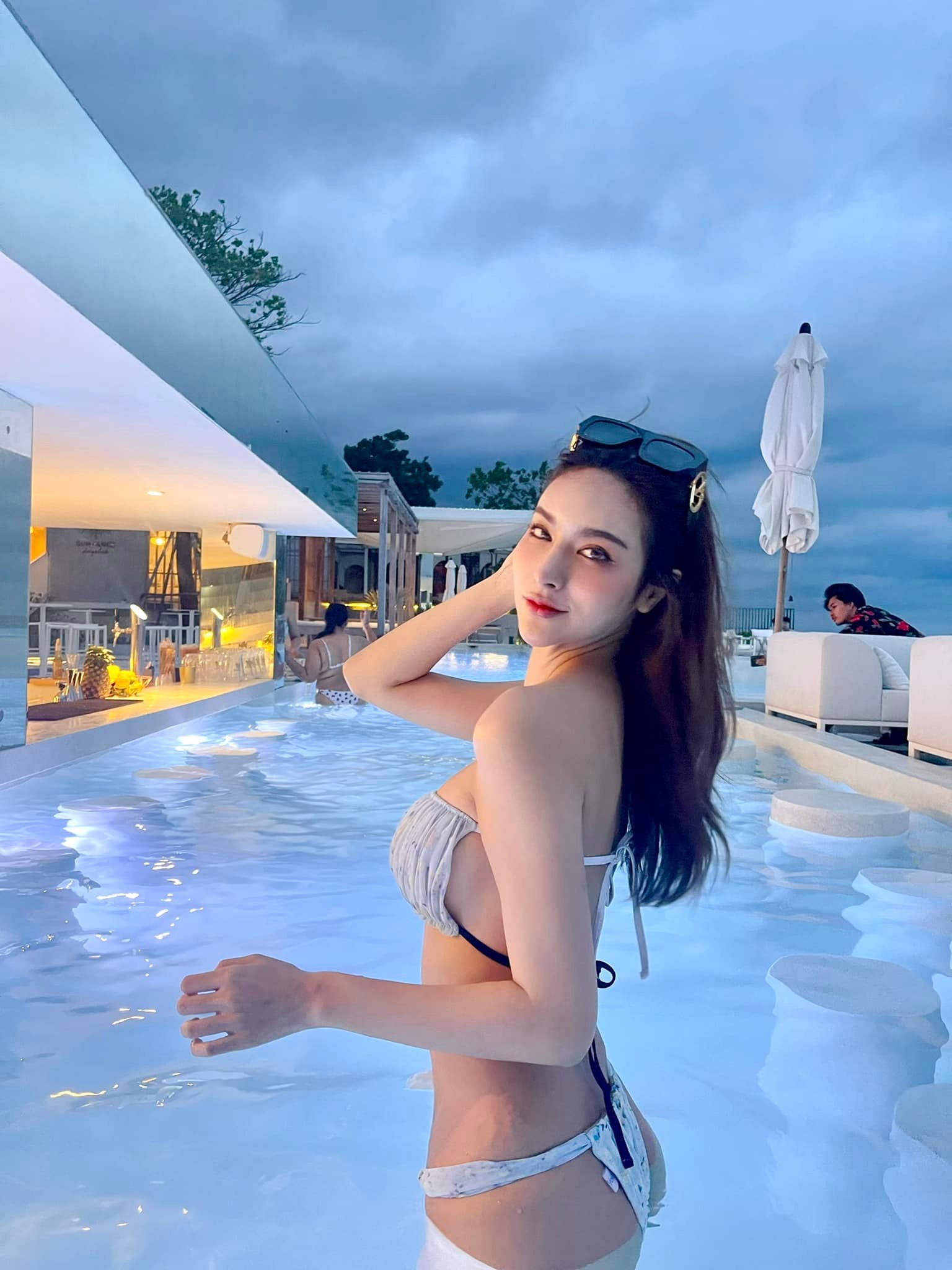 อีฟ ชญานิศฐ์ ดาราเซ็กซี่ระดับแถวหน้า แถมยังโชว์หุ่นSEXลงโซเชี่ยวด้วย 27