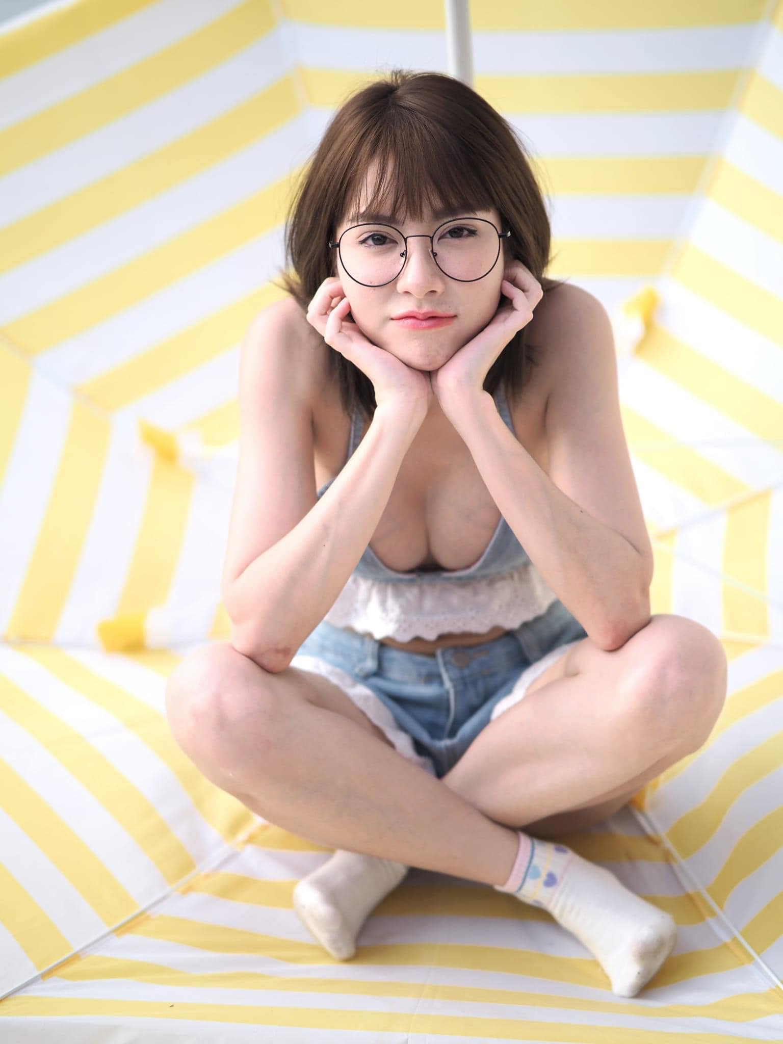 น้อง ฟางโกะ สาวผมสั้น ใส่แว่น สุดเซ็กซี่ที่ใครๆก็ต้องถามหาเธอ 14