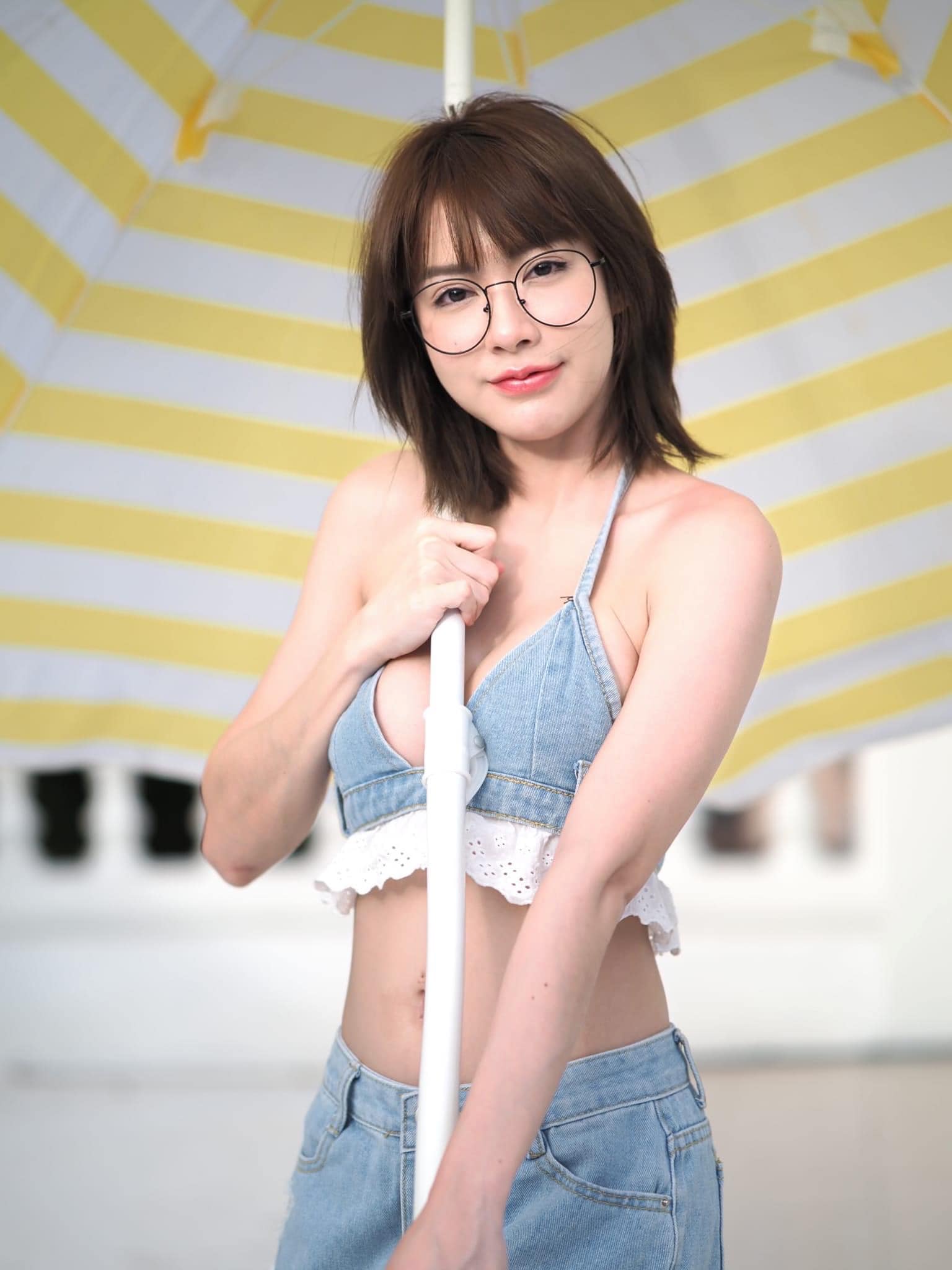 น้อง ฟางโกะ สาวผมสั้น ใส่แว่น สุดเซ็กซี่ที่ใครๆก็ต้องถามหาเธอ 15