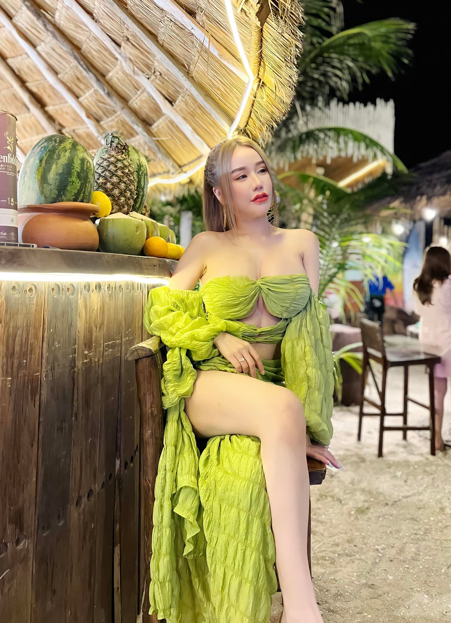 น้องอามมี่ แม็กซิม เน็ตไอดอล ขาว สวย และรวยมาก ไม่เป็นสองลองใคร 12