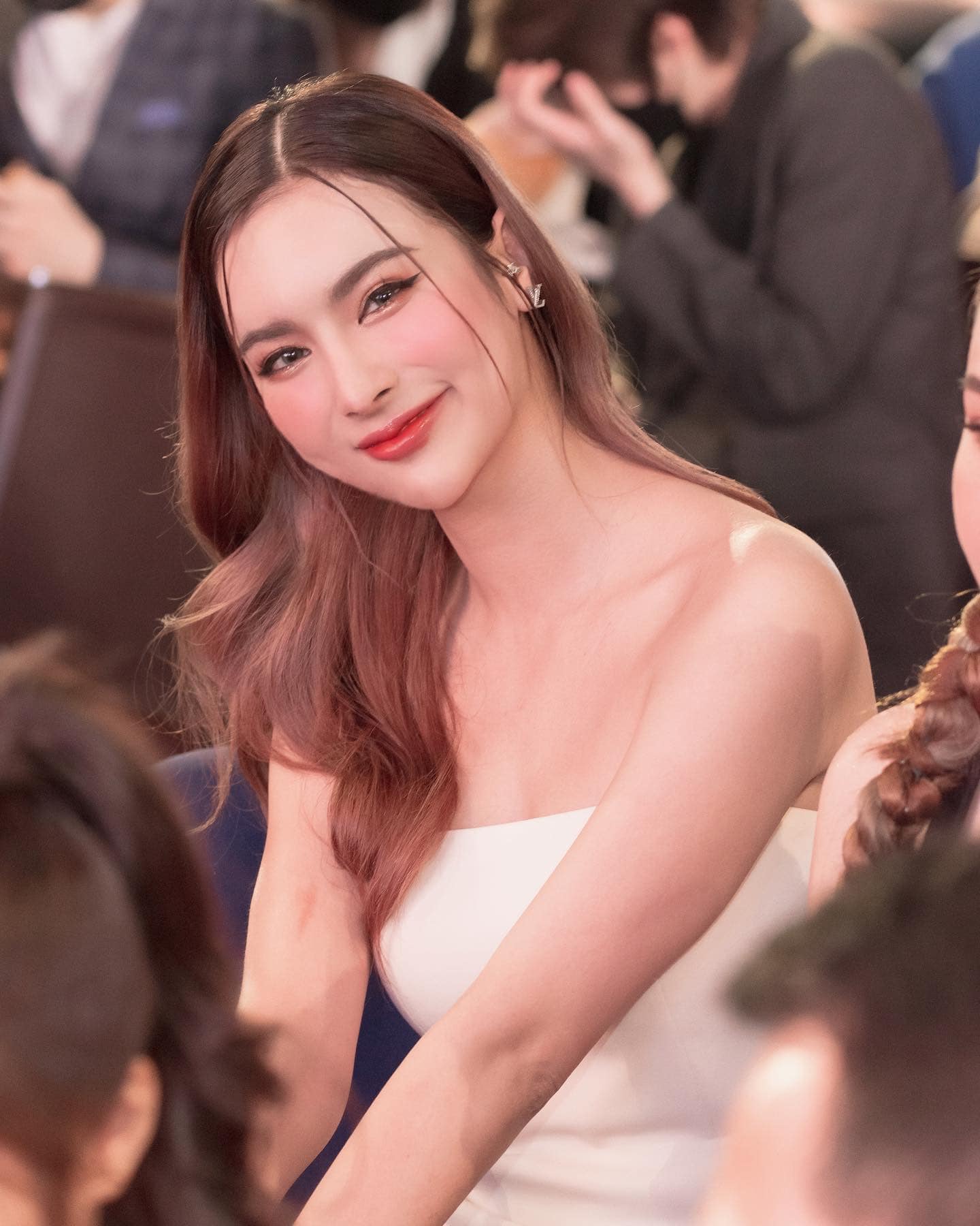 อีฟ ชญานิศฐ์ ดาราเซ็กซี่ระดับแถวหน้า แถมยังโชว์หุ่นSEXลงโซเชี่ยวด้วย 34