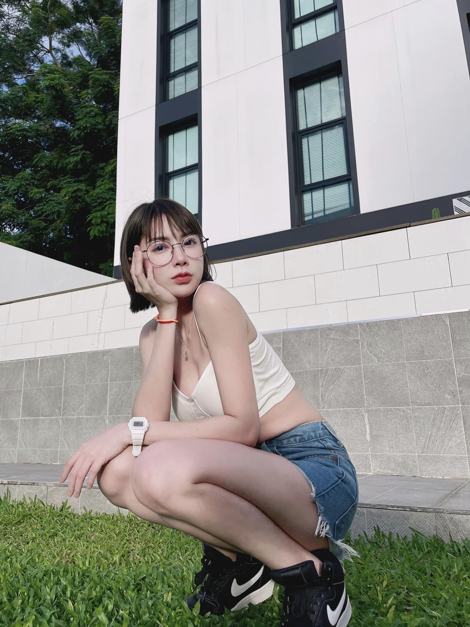 น้อง ฟางโกะ สาวผมสั้น ใส่แว่น สุดเซ็กซี่ที่ใครๆก็ต้องถามหาเธอ 36