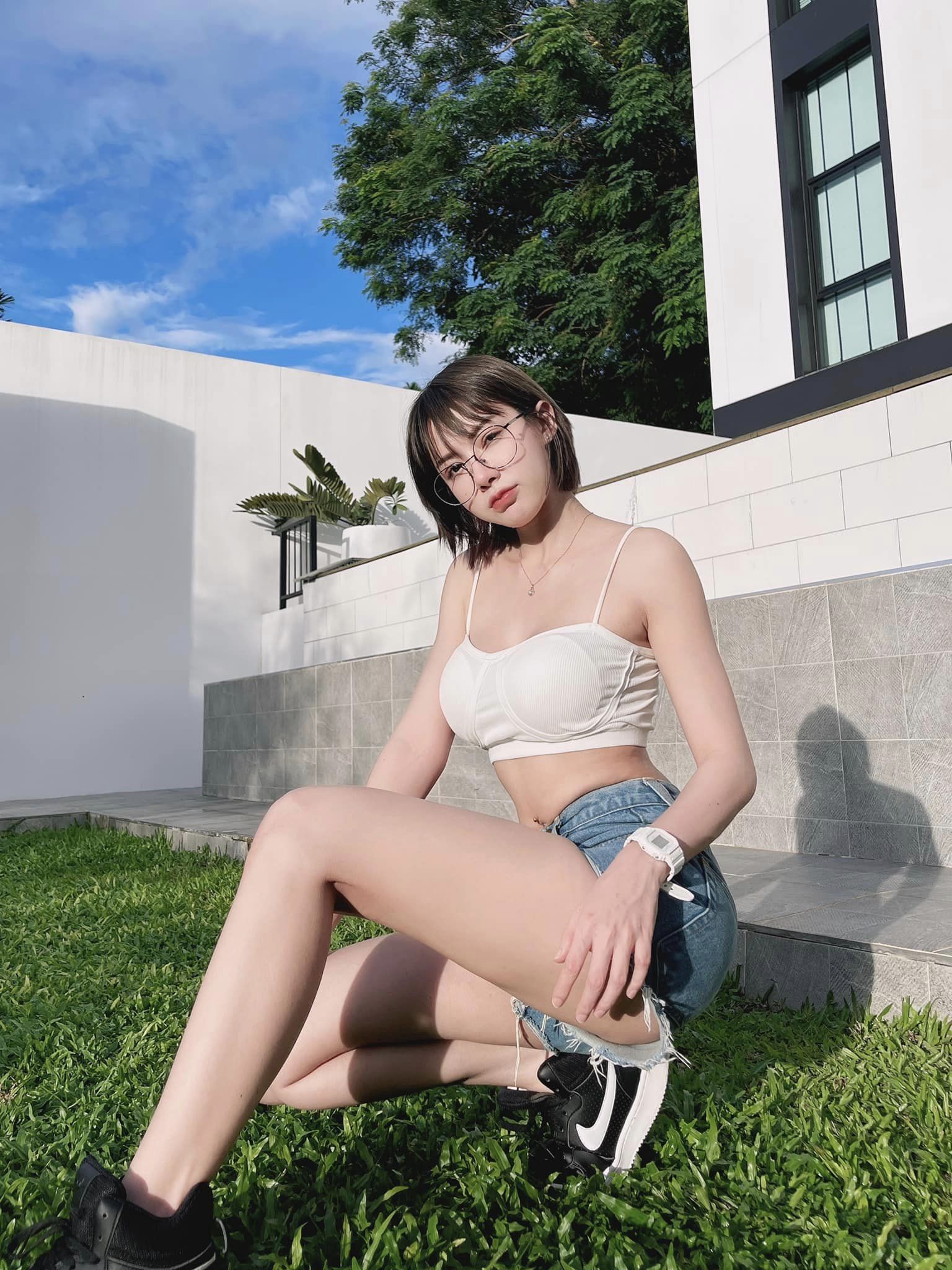 น้อง ฟางโกะ สาวผมสั้น ใส่แว่น สุดเซ็กซี่ที่ใครๆก็ต้องถามหาเธอ 37