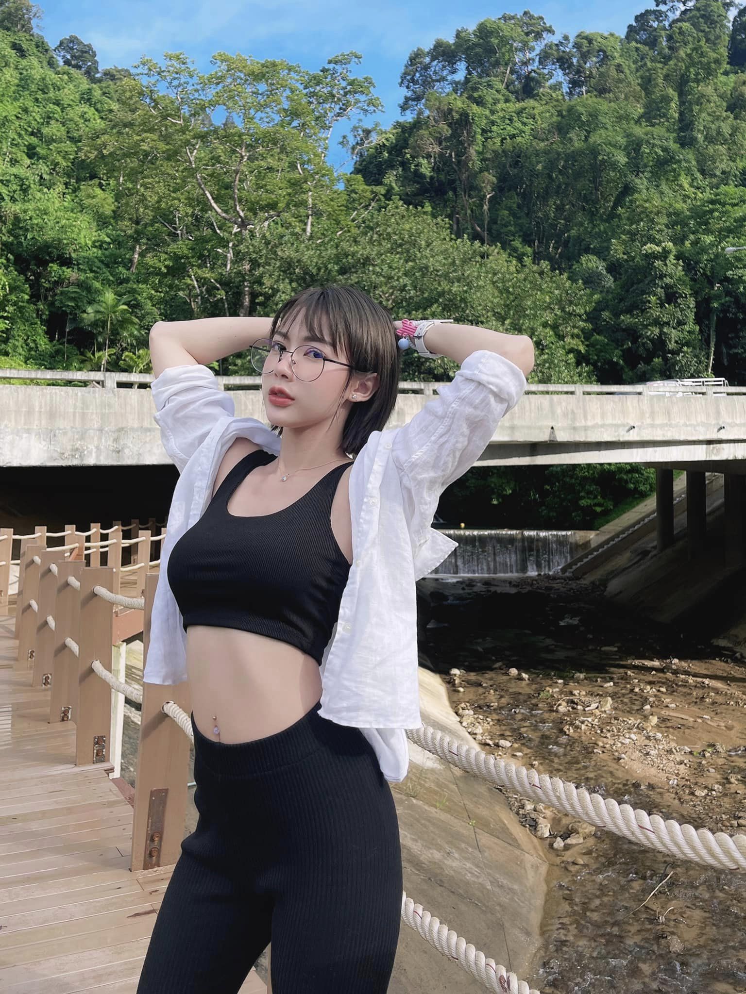 น้อง ฟางโกะ สาวผมสั้น ใส่แว่น สุดเซ็กซี่ที่ใครๆก็ต้องถามหาเธอ 42