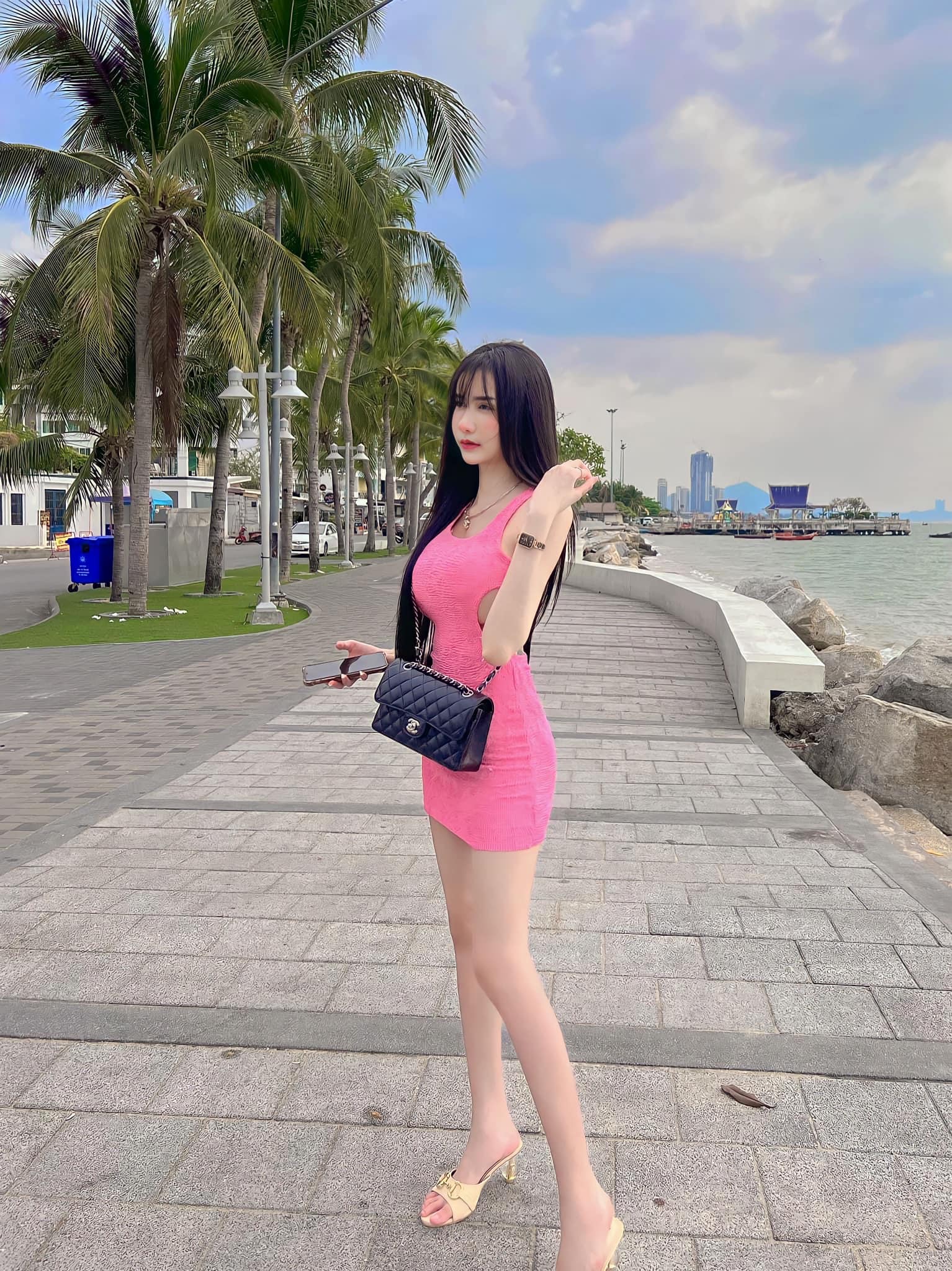 น้องสมายหยี๋ เรามีวาร์ปเด็ดมาให้ติดตามและรับชมผลงาน ความเซ็กซี่ 52