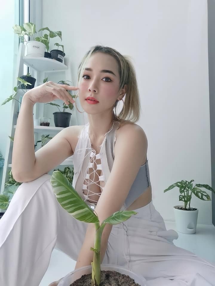 มิ่งฟ้า มนัญญา โอนลี่แฟน สาวสวยสุดเซ็กซี่ที่ใครๆก็หาวาร์ปของเธอเรามี 42