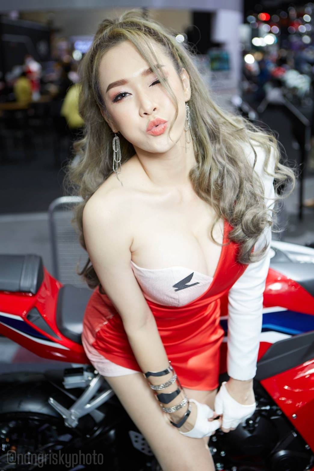 มิ่งฟ้า มนัญญา โอนลี่แฟน สาวสวยสุดเซ็กซี่ที่ใครๆก็หาวาร์ปของเธอเรามี 45
