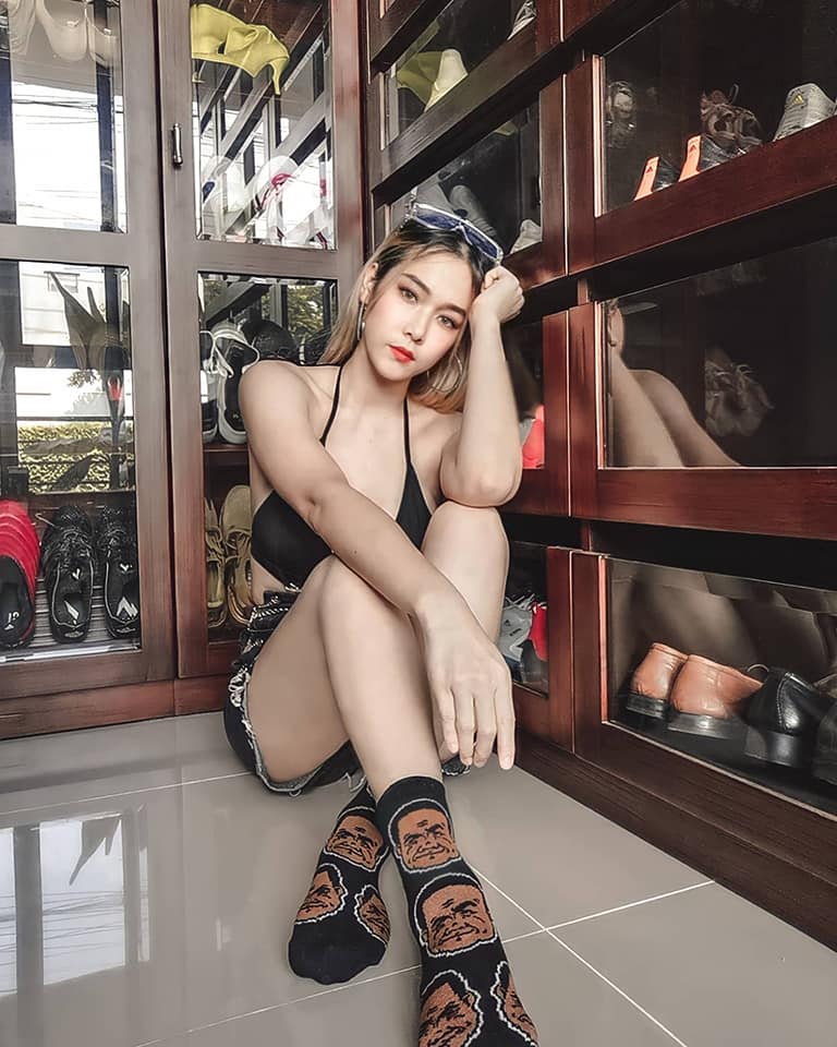 มิ่งฟ้า มนัญญา โอนลี่แฟน สาวสวยสุดเซ็กซี่ที่ใครๆก็หาวาร์ปของเธอเรามี 48