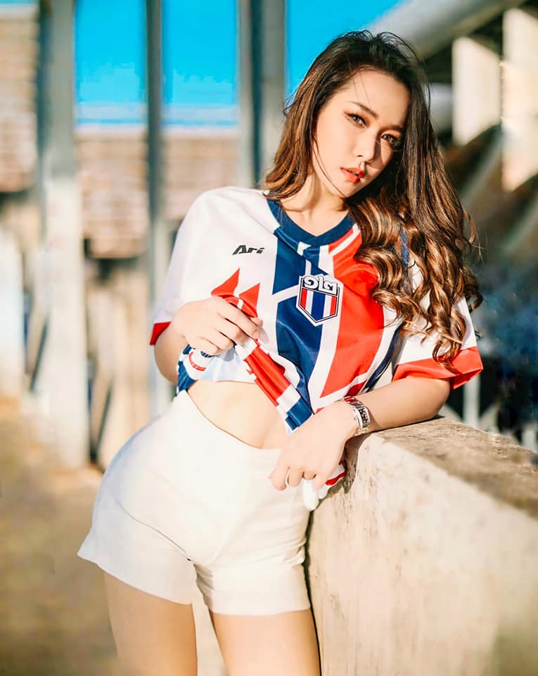 มิ่งฟ้า มนัญญา โอนลี่แฟน สาวสวยสุดเซ็กซี่ที่ใครๆก็หาวาร์ปของเธอเรามี 66
