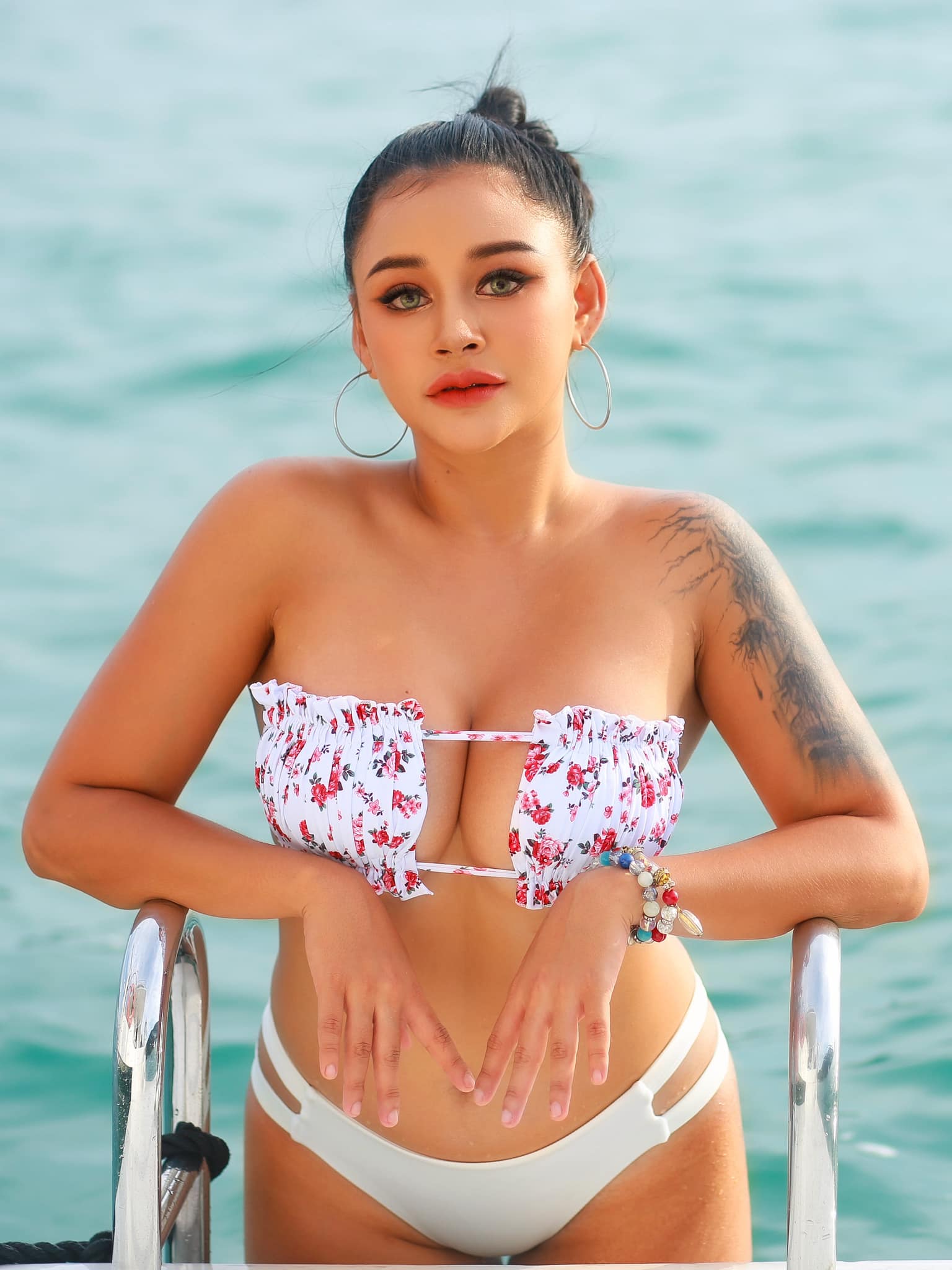ปิ่น กาญจนาพร ไบค์เกอร์สาวสวยหุ่นแซ่บเผ็ดหุ่นปังผิวสีแทนที่มาแรงสุดๆ 35