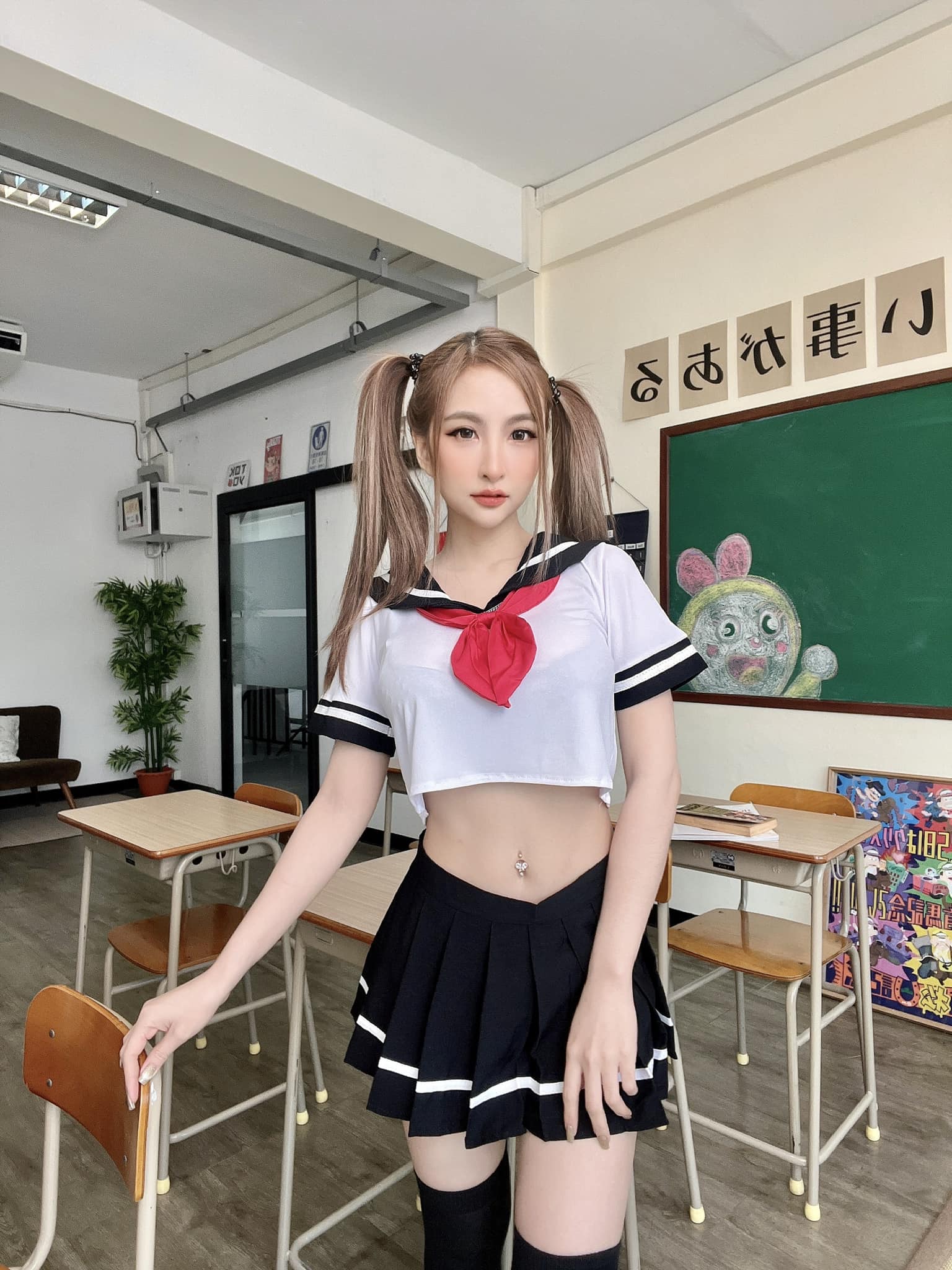 น้องปอ อนิตา นางแบบสาวสวยหุ่นเซ็กส์ไวส์มินิหน้าอกใหญ่เกินต้านพอดีตัว 75