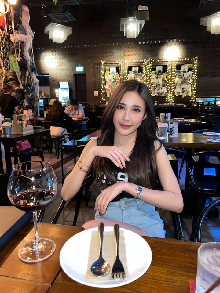 น้องนิวตัน สาวน้อยสุดแซ่บที่กำลังเป็นที่น่าจับตามองบนโลกออนไลน์ 18