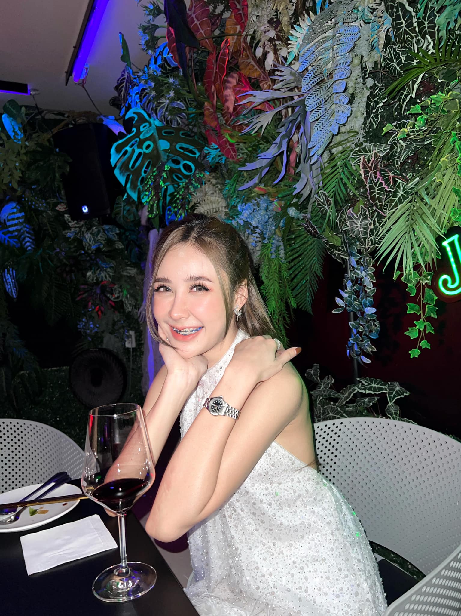 น้องนิวตัน สาวน้อยสุดแซ่บที่กำลังเป็นที่น่าจับตามองบนโลกออนไลน์ 20