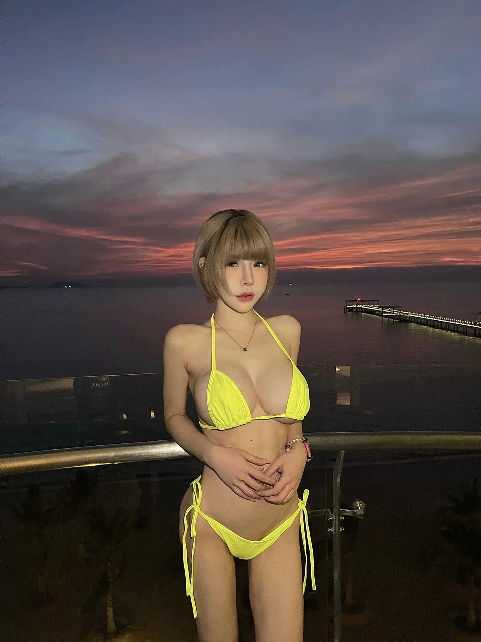 น้องพลอย เน็ตไอดอลหน้าบาร์บี้หน้าอกหน้าใจไซส์ใหญ่ไม่ธรรมดา18+ 20