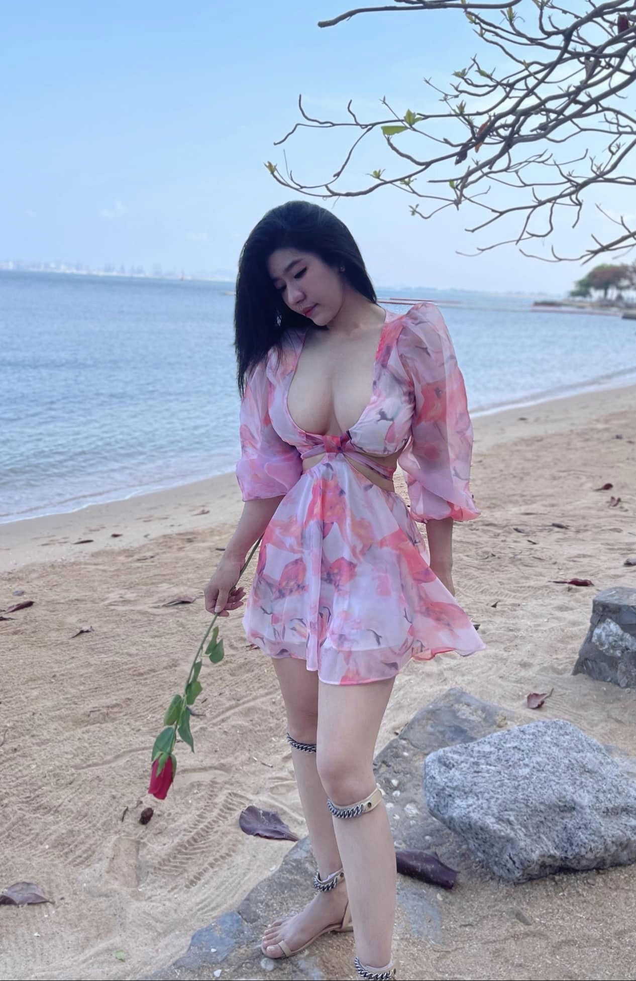 น้องมิก้า เจ้าของฟาร์มเห็ดกับหุ่นสุดเอ็กซ์ดังไกลข้ามแดนอกใหญ่เซ็กซี่18+ 45