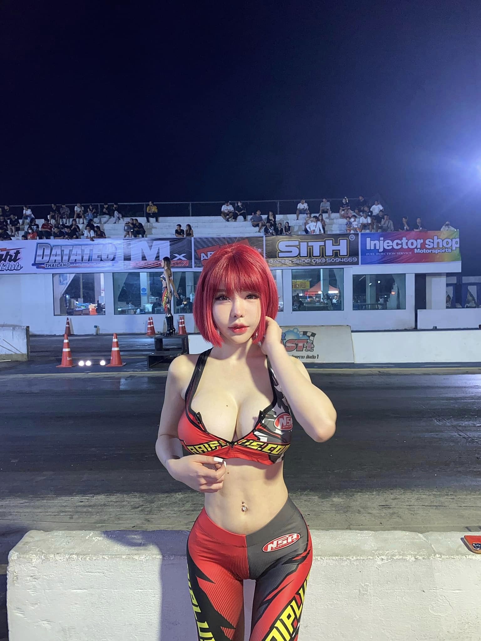 น้องพลอย เน็ตไอดอลหน้าบาร์บี้หน้าอกหน้าใจไซส์ใหญ่ไม่ธรรมดา18+ 101