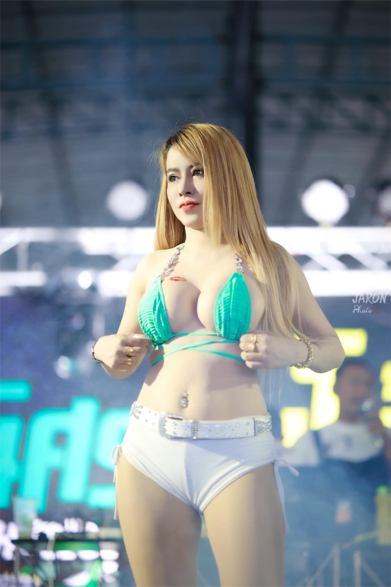 น้องออย โคโยตี้สาวสวยสุดเซ็กส์ซี่งานดีชงเหล้าเก่งแถมหุ่นเอส18+ 8