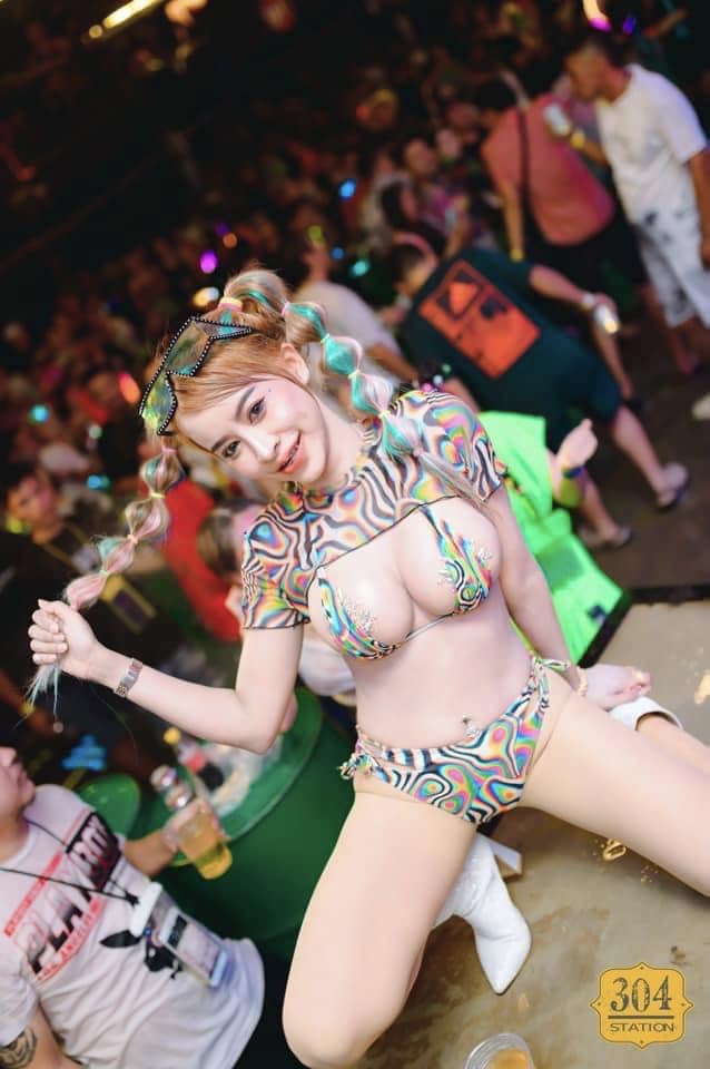 น้องออย โคโยตี้สาวสวยสุดเซ็กส์ซี่งานดีชงเหล้าเก่งแถมหุ่นเอส18+ 63