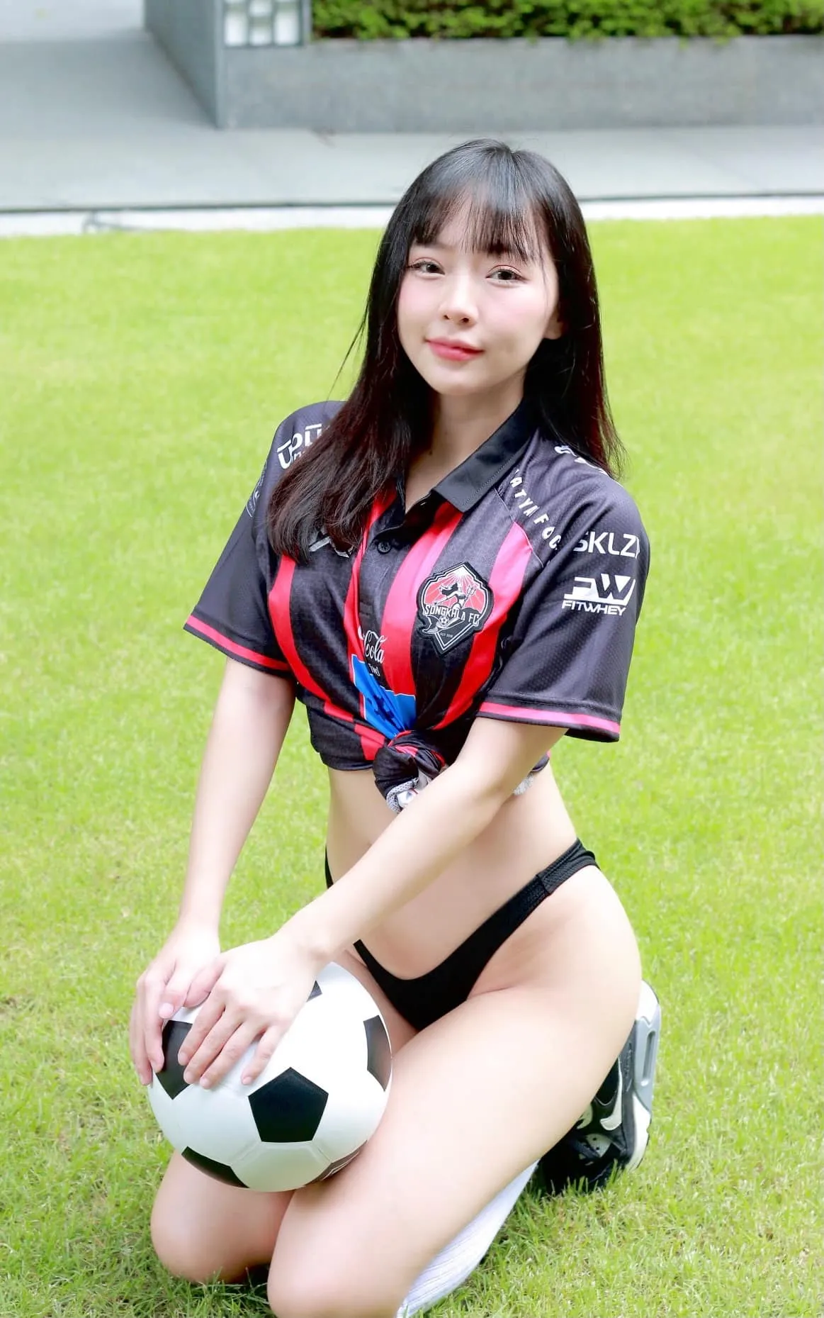 เอมมี่ สุนันทา จากเน็ตไอดอลสาวสวยสู่สตรีมเมอร์สุดแซ่บ 17