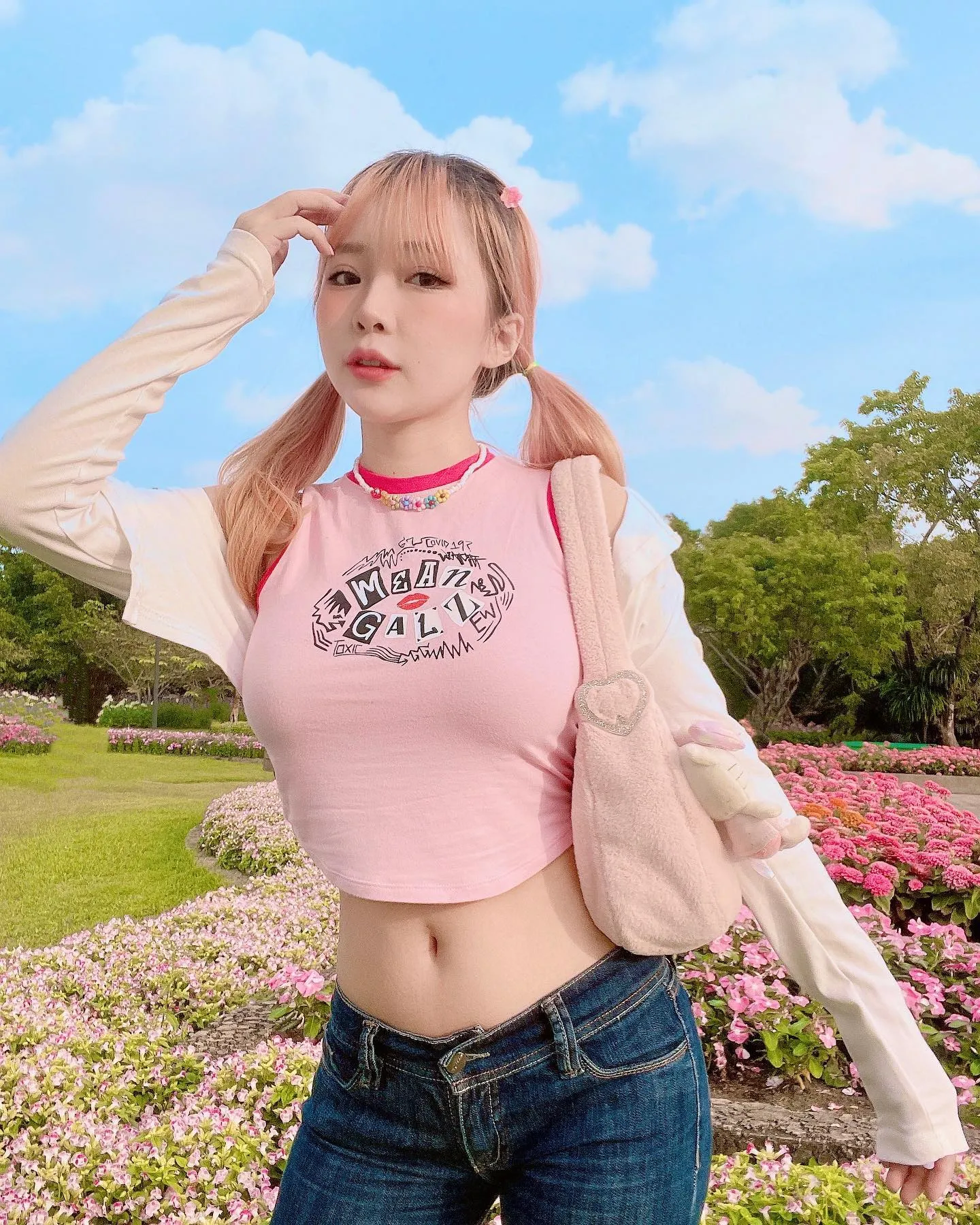 เอมมี่ สุนันทา จากเน็ตไอดอลสาวสวยสู่สตรีมเมอร์สุดแซ่บ 23