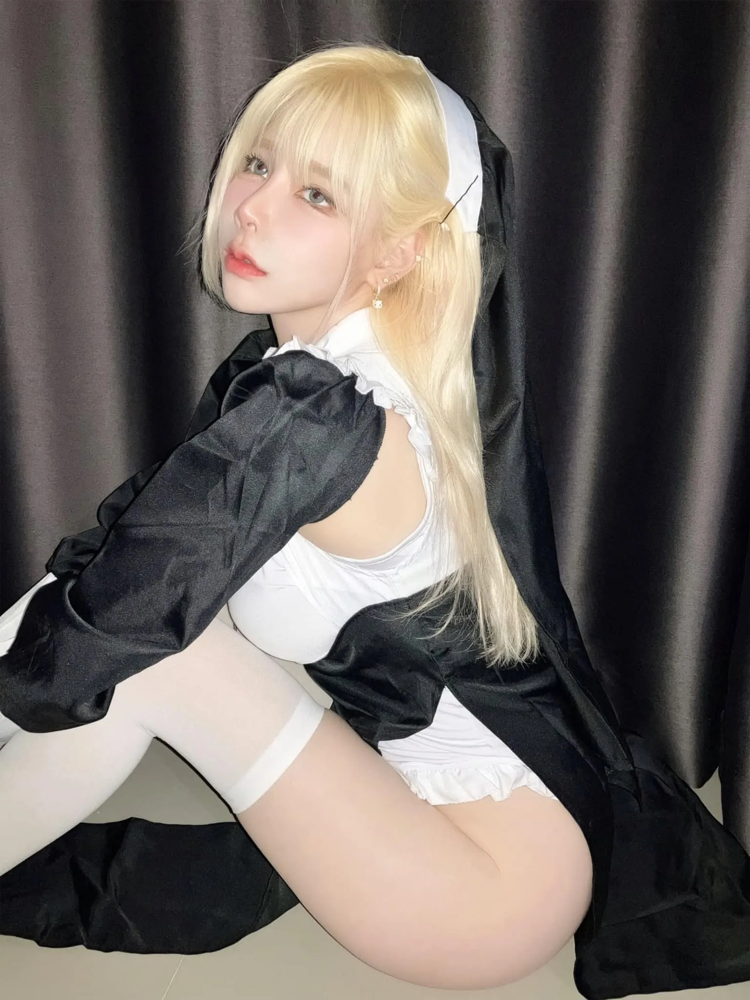 แป้งสามป๋องซาว เน็ตไอดอลสาวสวยสุดเซ็กซี่ 24