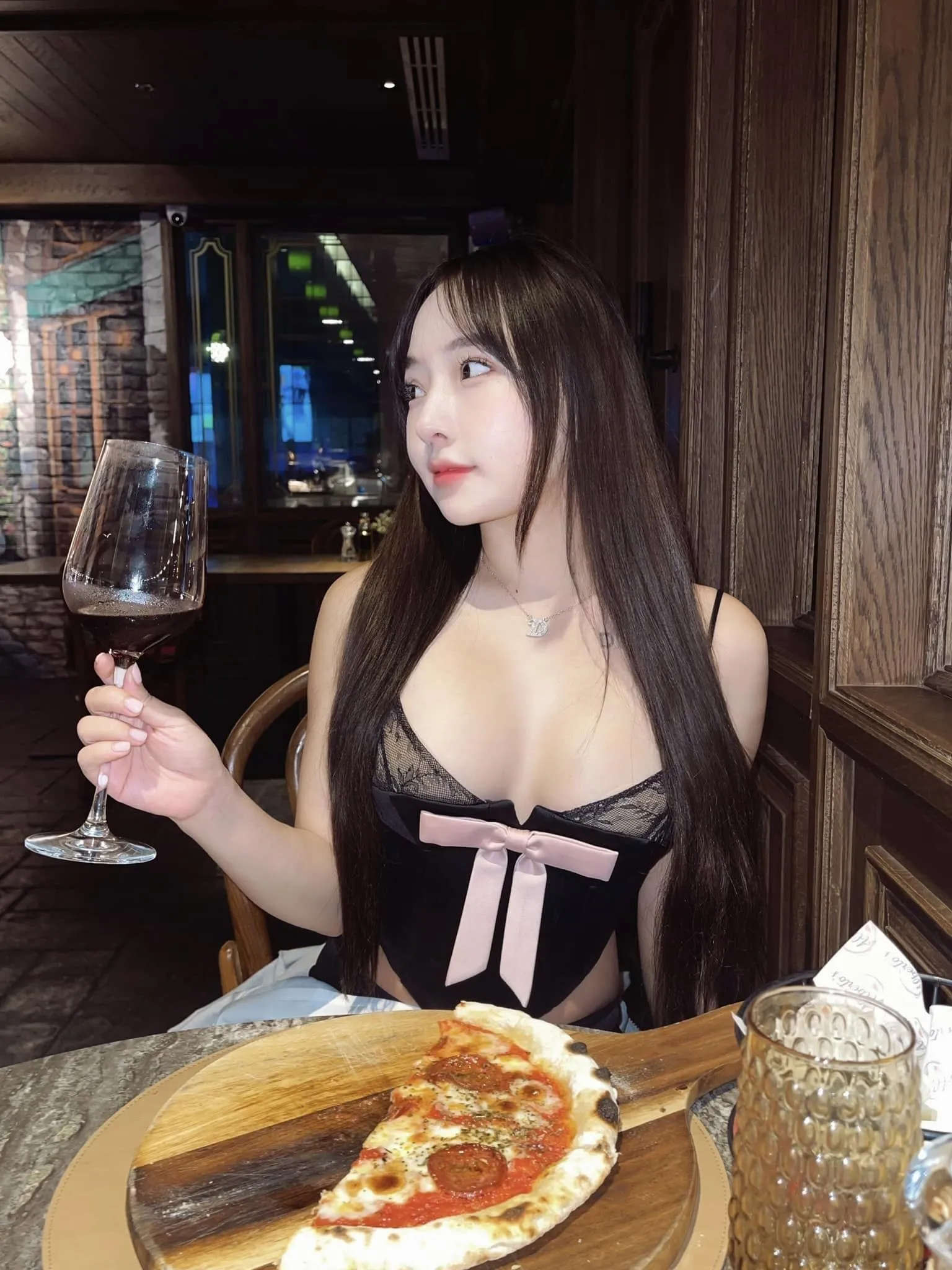 เอมมี่ สุนันทา จากเน็ตไอดอลสาวสวยสู่สตรีมเมอร์สุดแซ่บ 38