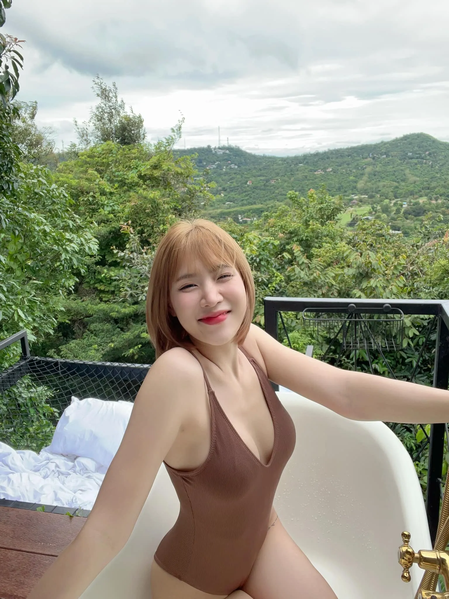 น้องพลอย อรดา เน็ตไอดอลสาวสวยสุดเอ็กซ์ ดาว Onlyfans 23