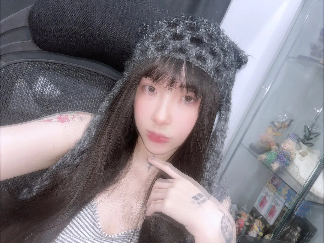 น้องซายา เน็ตไอดอลสาวสวยรอยสักสุดเซ็กซี่ดาว Onlyfans 5