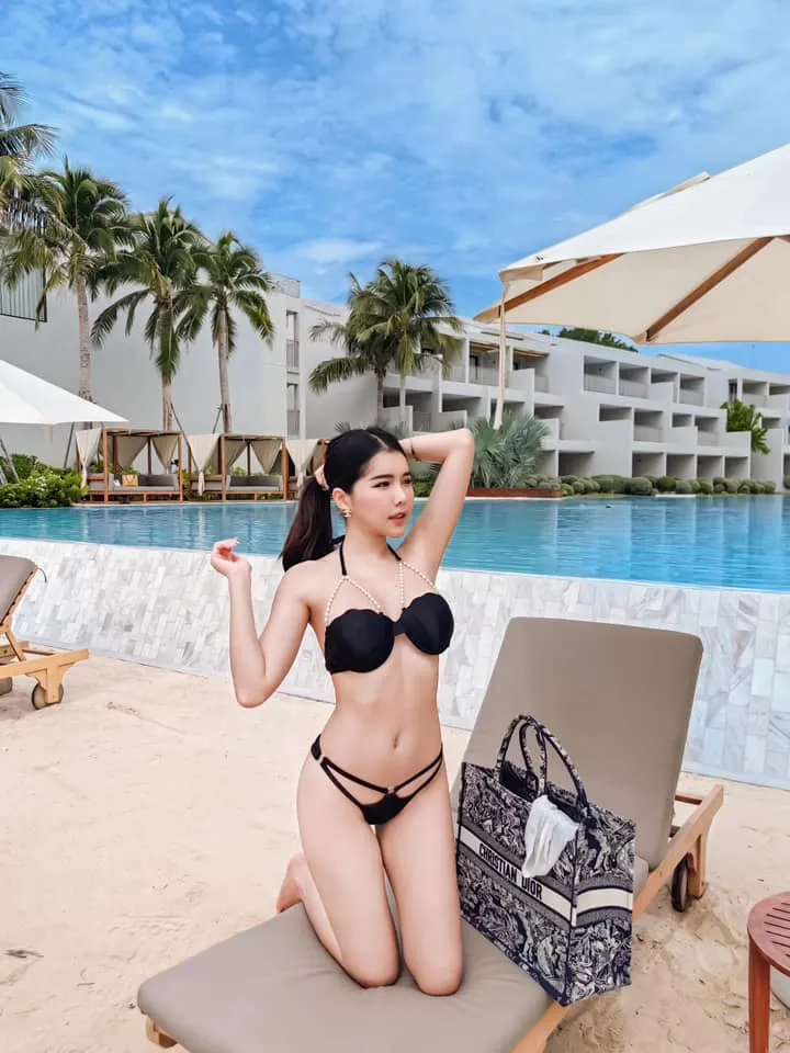 ใบเฟิร์น พิชญ์ชามญช์ เน็ตไอดอลสาวสวยสุดเซ็กซี่ดาว Onlyfans 25