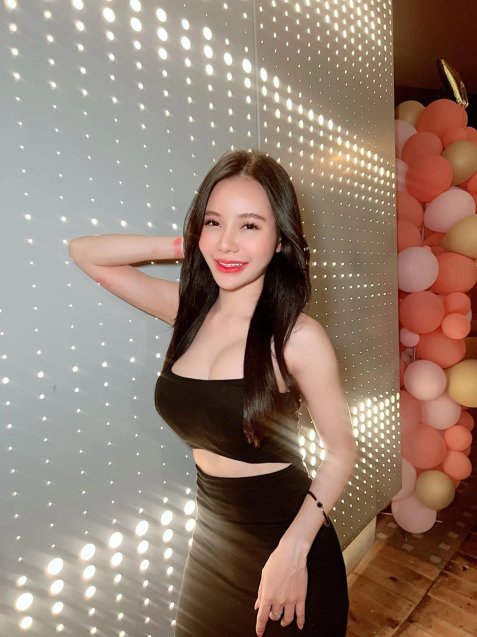 ฟ้า ศุภิสรา เน็ตไอดอลสาวสวยสุดเอ็กซ์ ดาวยั่วมาแรง 14