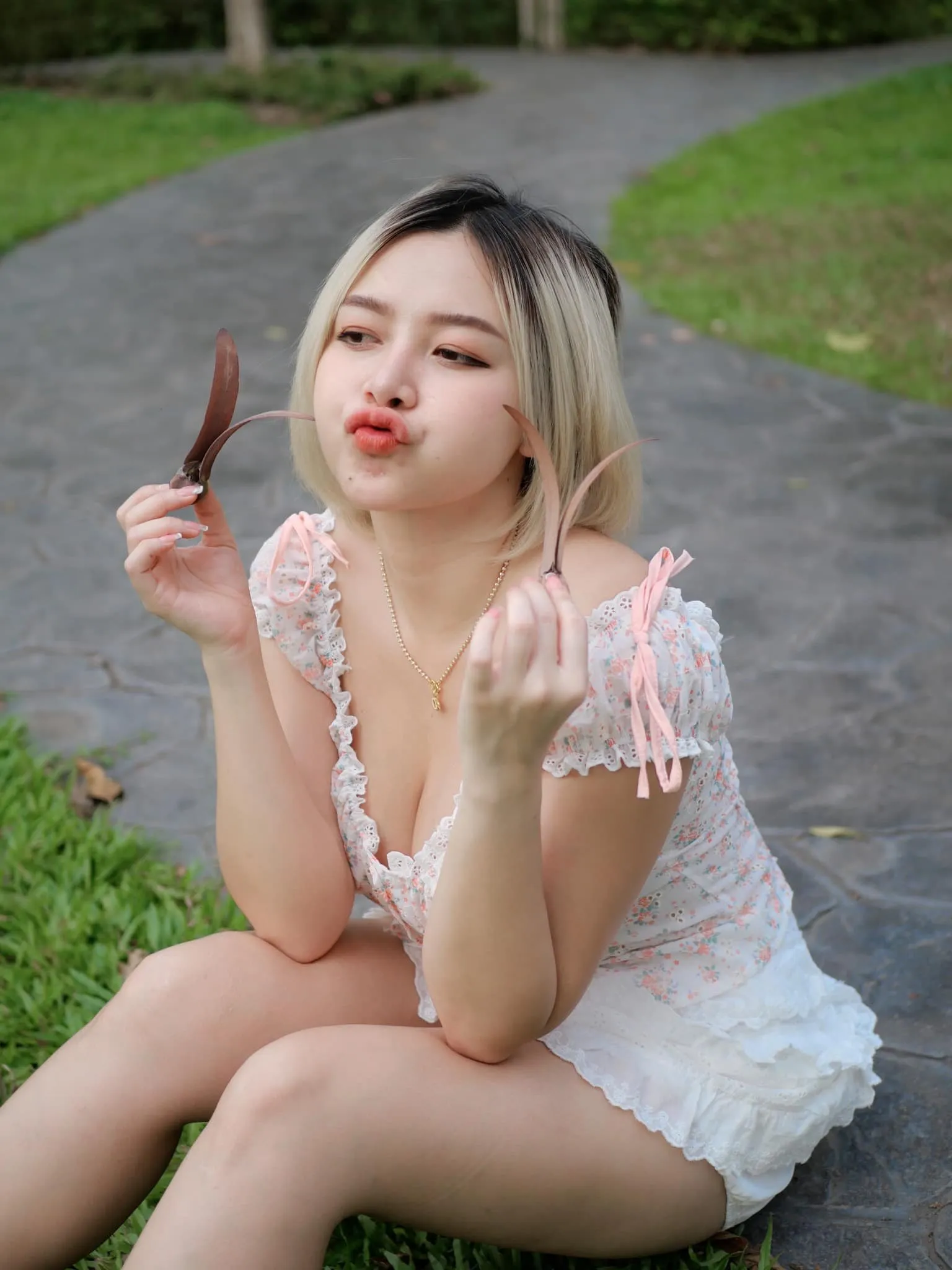 ปูเปรี้ยว พรธวัล เน็ตไอดอลสาวสุดเซ็กซี่ ผลงานสุดแซ่บ 18+ มาแรง 29