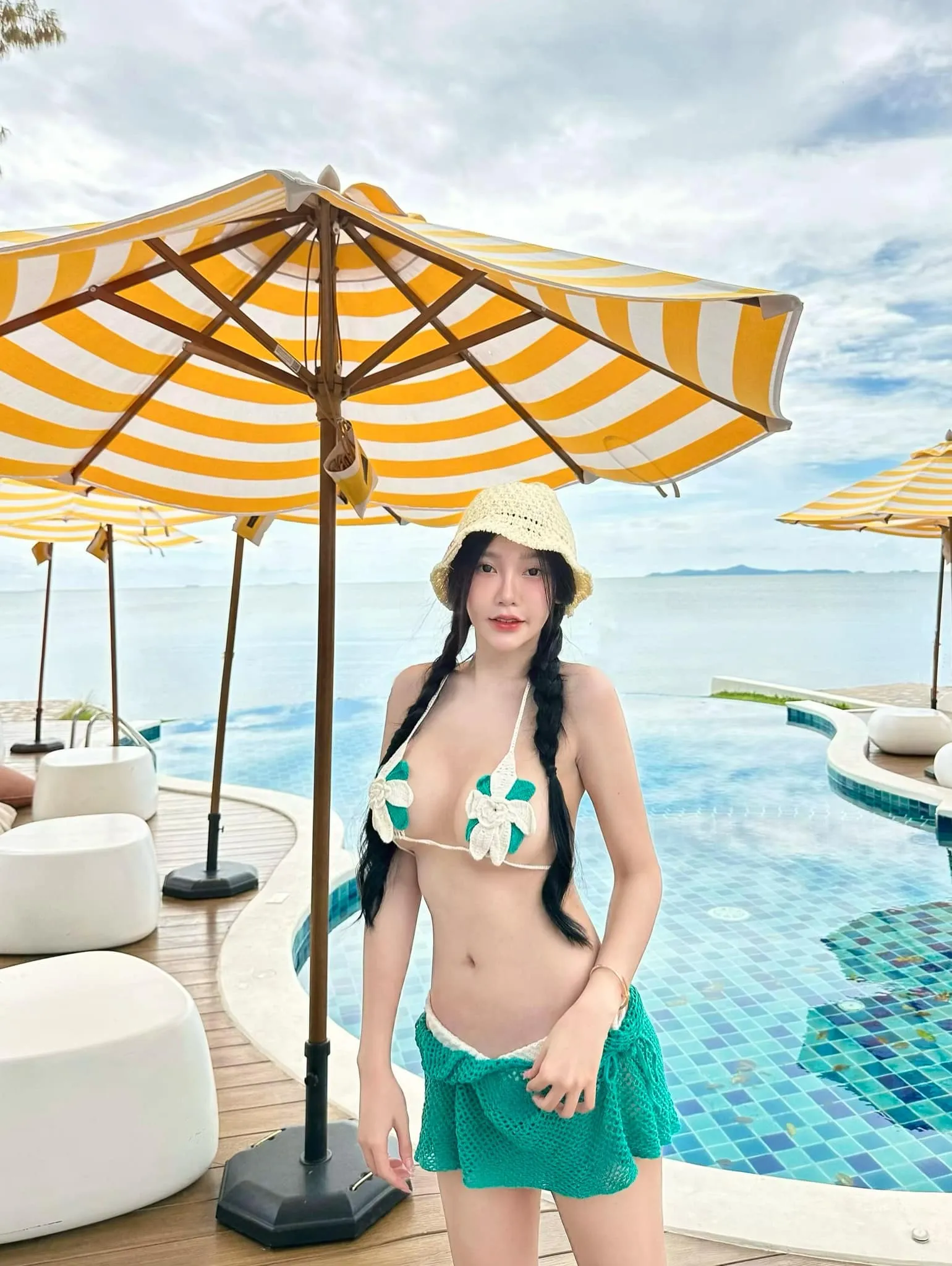 น้องวิววี่ ณัฐปภัสร์ เน็ตไอดอลสาวสุดแซ่บ ผลงานสุดปัง 18+ มาแรง 10