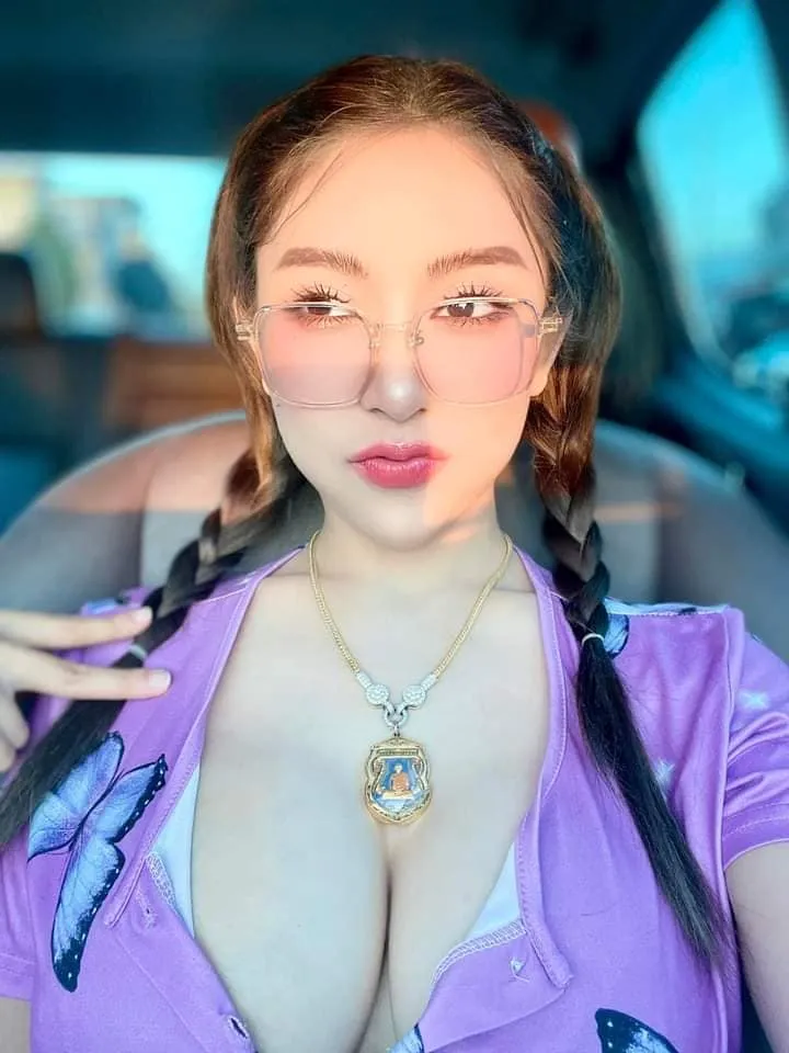 น้องพริตตี้ ลูกหมี นางแบบสาวสวยสุดแซ่บ ผลงาน18+ ดาวOnlyfans 4