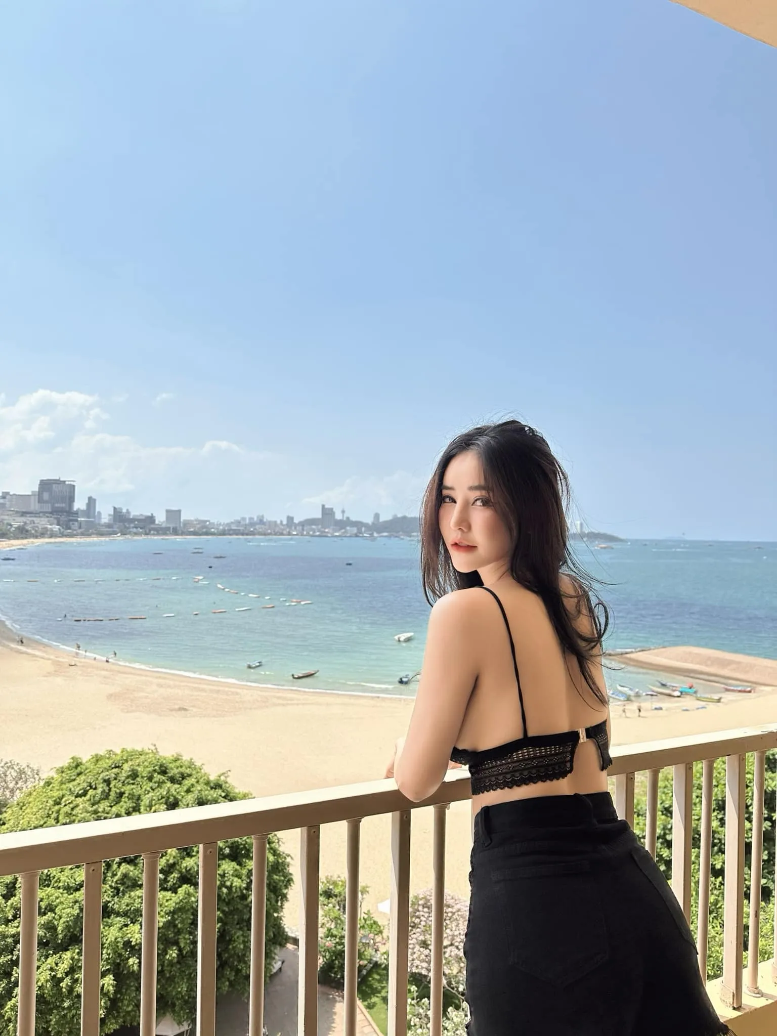 ครูบลู จิรารัตน์ เน็ตไอดอล นางแบบสาวสวย ผลงานแซ่บ ดาวOnlyfans 25