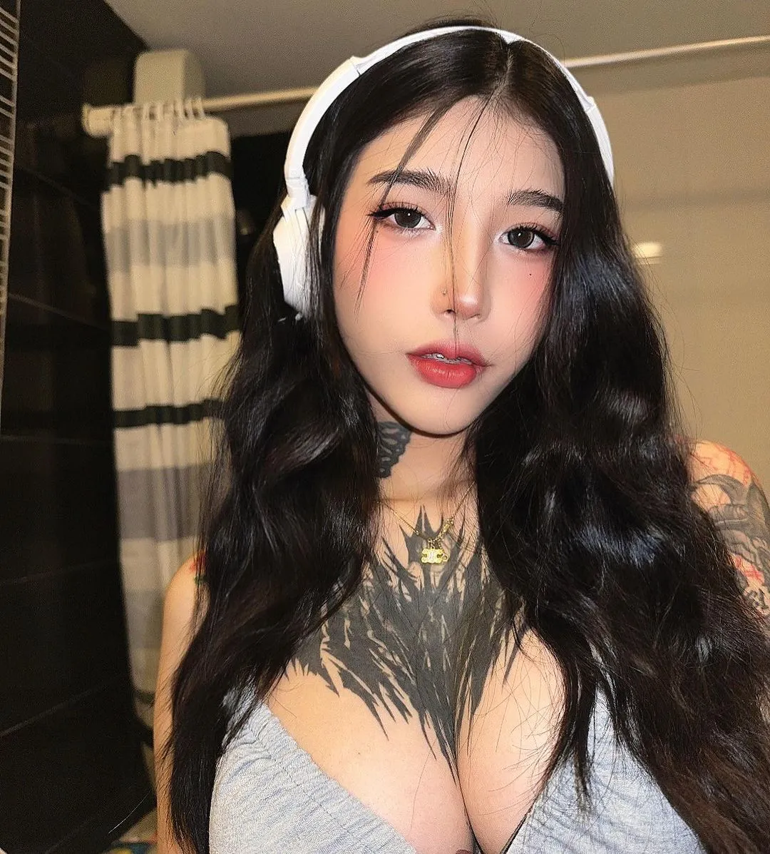Cornne เน็ตไอดอล สาวสวยรอยสัก ผลงานเสียว ดาวOnlyfans 2