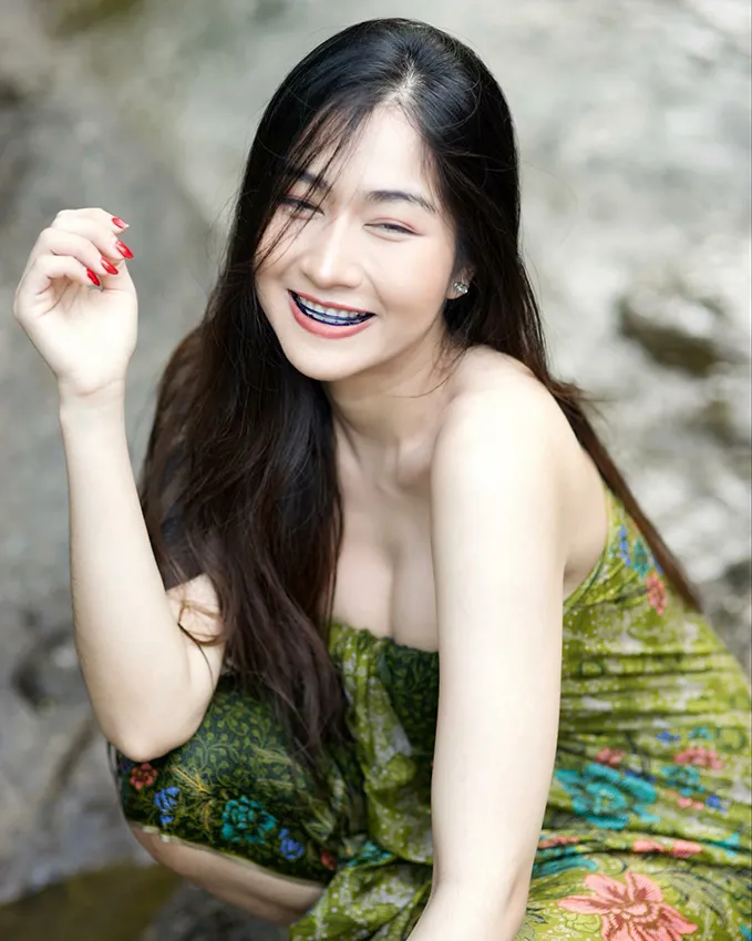 กุ๊งกิ๊ง แม่สาวขนดก นางแบบ สาวสวยสุดแซ่บ ผลงานเสียว ดาวonlyfans 23