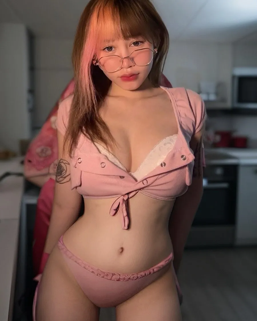 ลูกพีช accpeachy เน็ตไอดอล สาวสวยสุดเอ็กซ์ ผลงาน18+ ดาวonlyfans 28