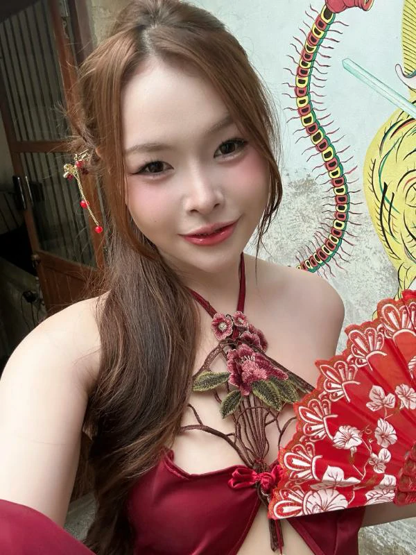 Mojiniim สาวสุดฮอต ผลงาน18+ คอนเทนต์เสียว ดาวOnlyfans มาแรง 15