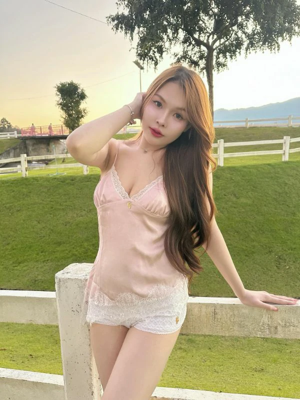 Mojiniim สาวสุดฮอต ผลงาน18+ คอนเทนต์เสียว ดาวOnlyfans มาแรง 17