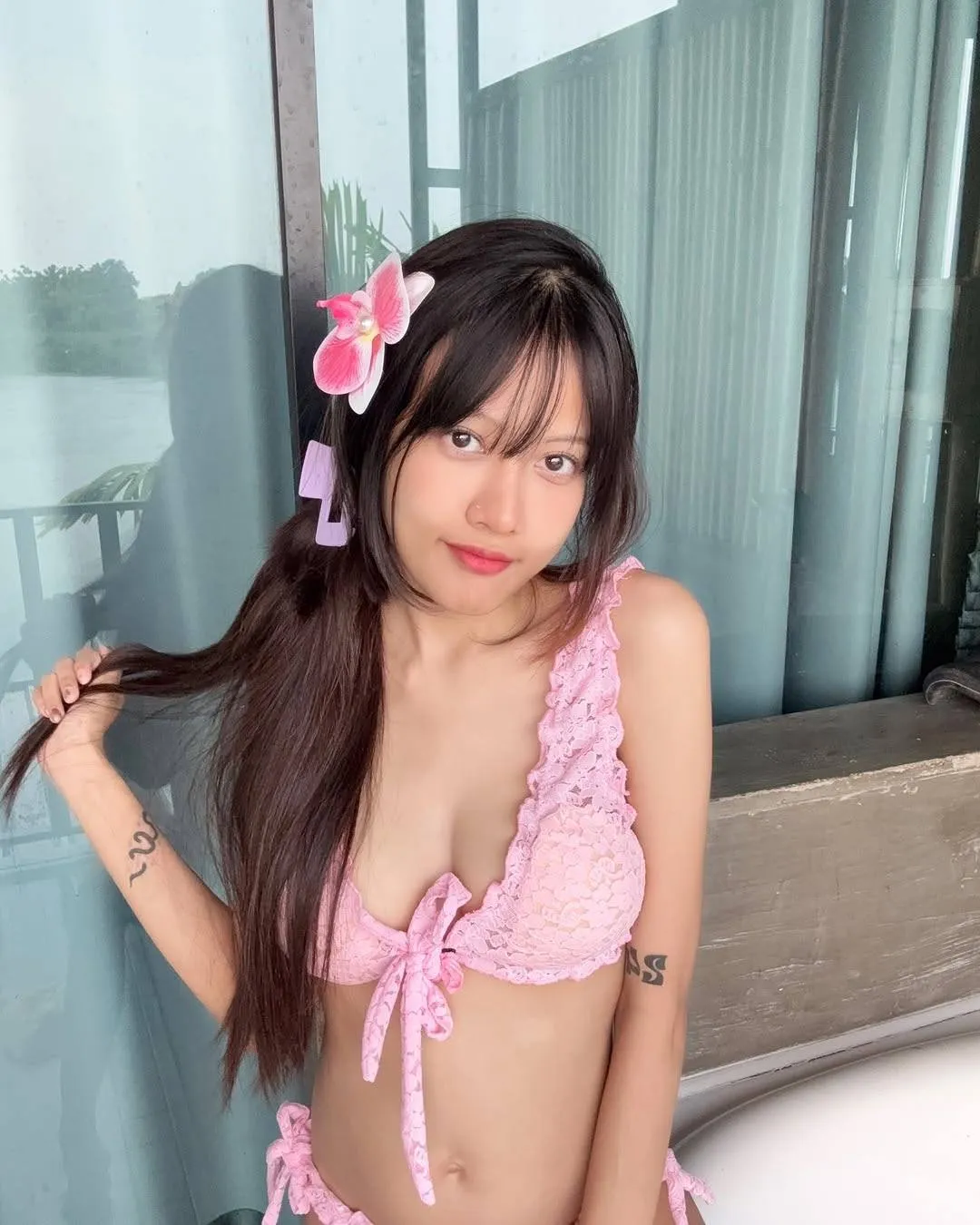 Valniez สาวสุดฮอต ผลงานเซ็กซี่ คอนเทนต์เร่าร้อน ดาวvk ตัวแม่ 18